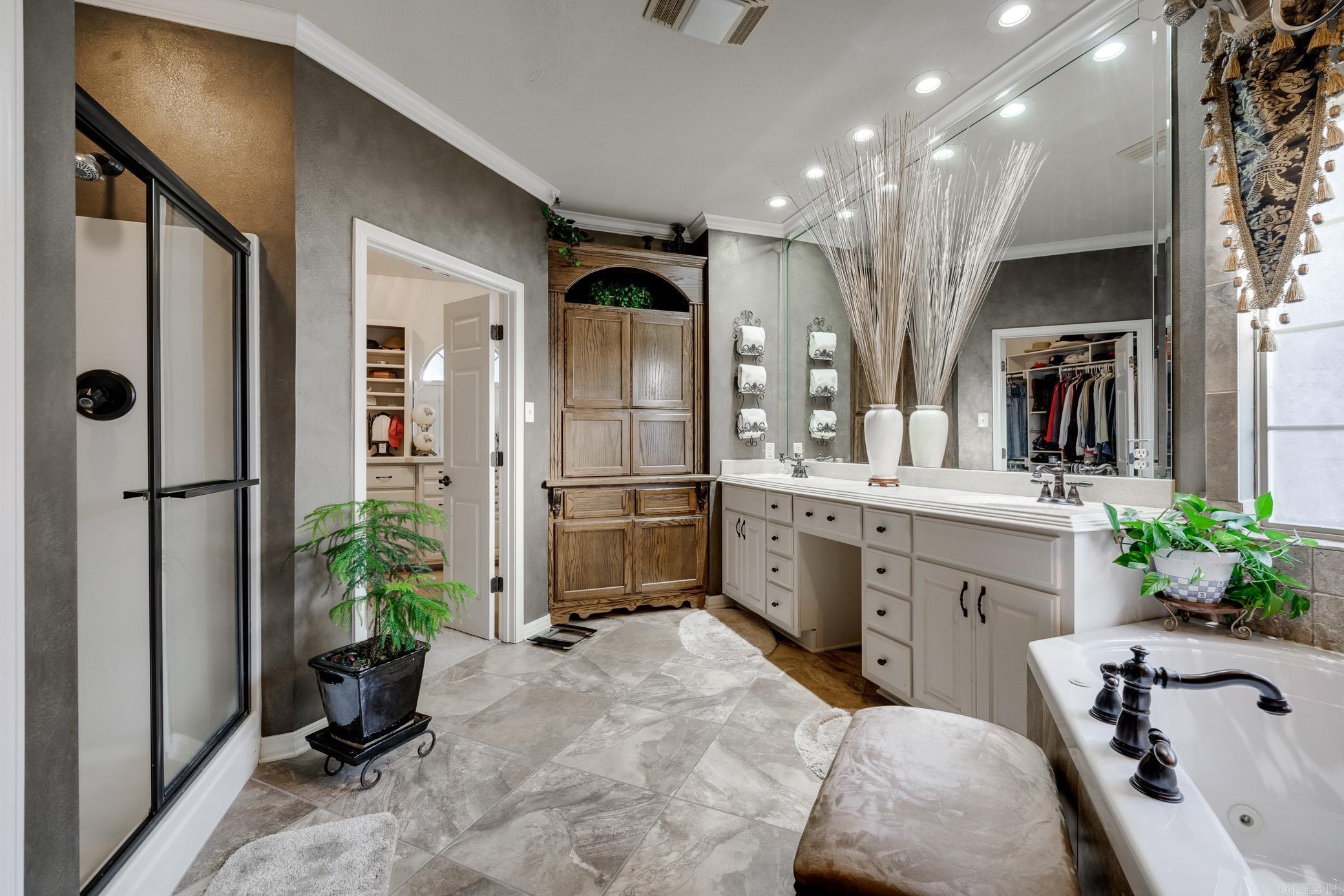 Royal Oaks - Residential