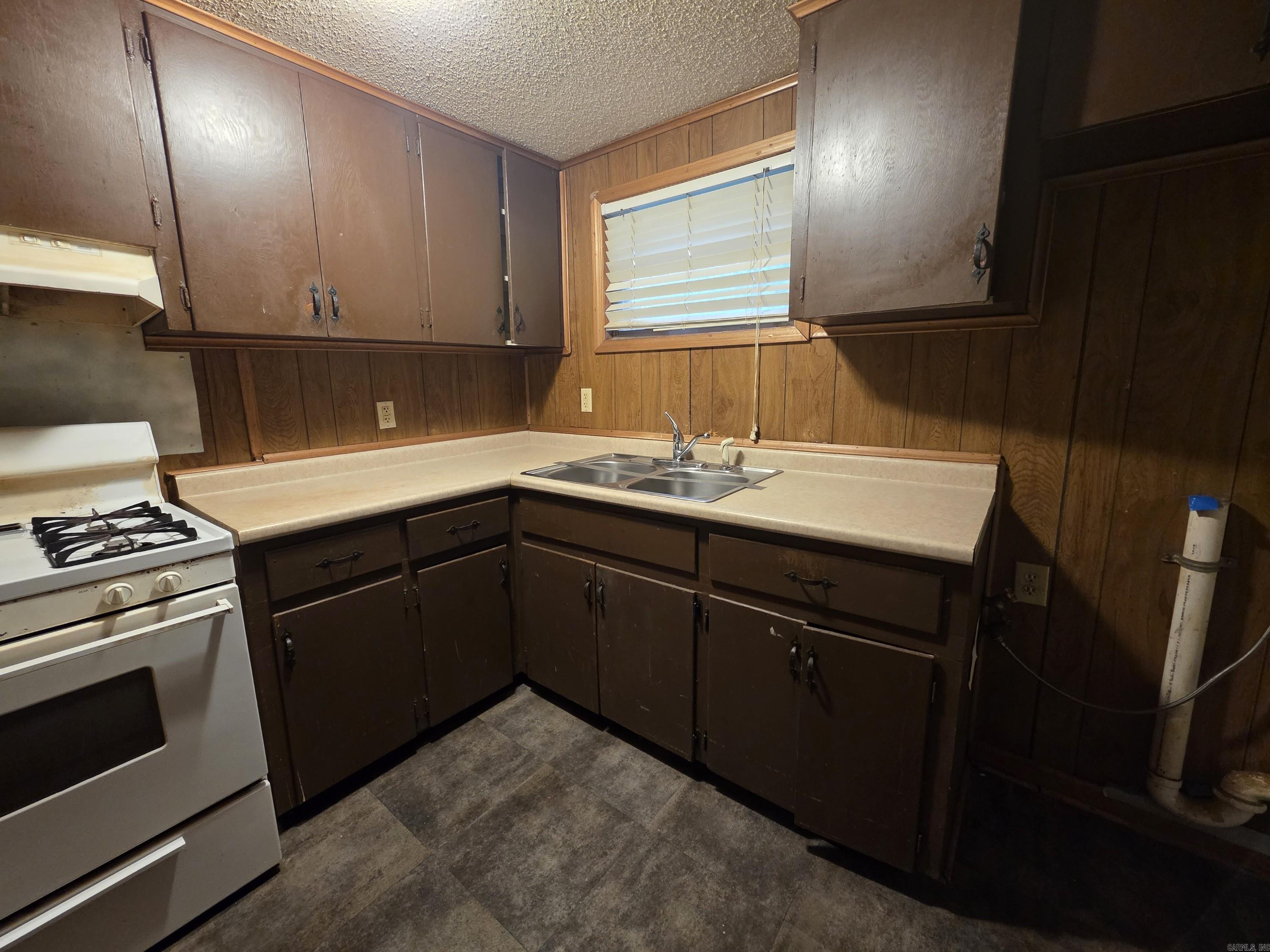 JULIE ADDN - NORTH LITTLE ROCK - Residential Lease