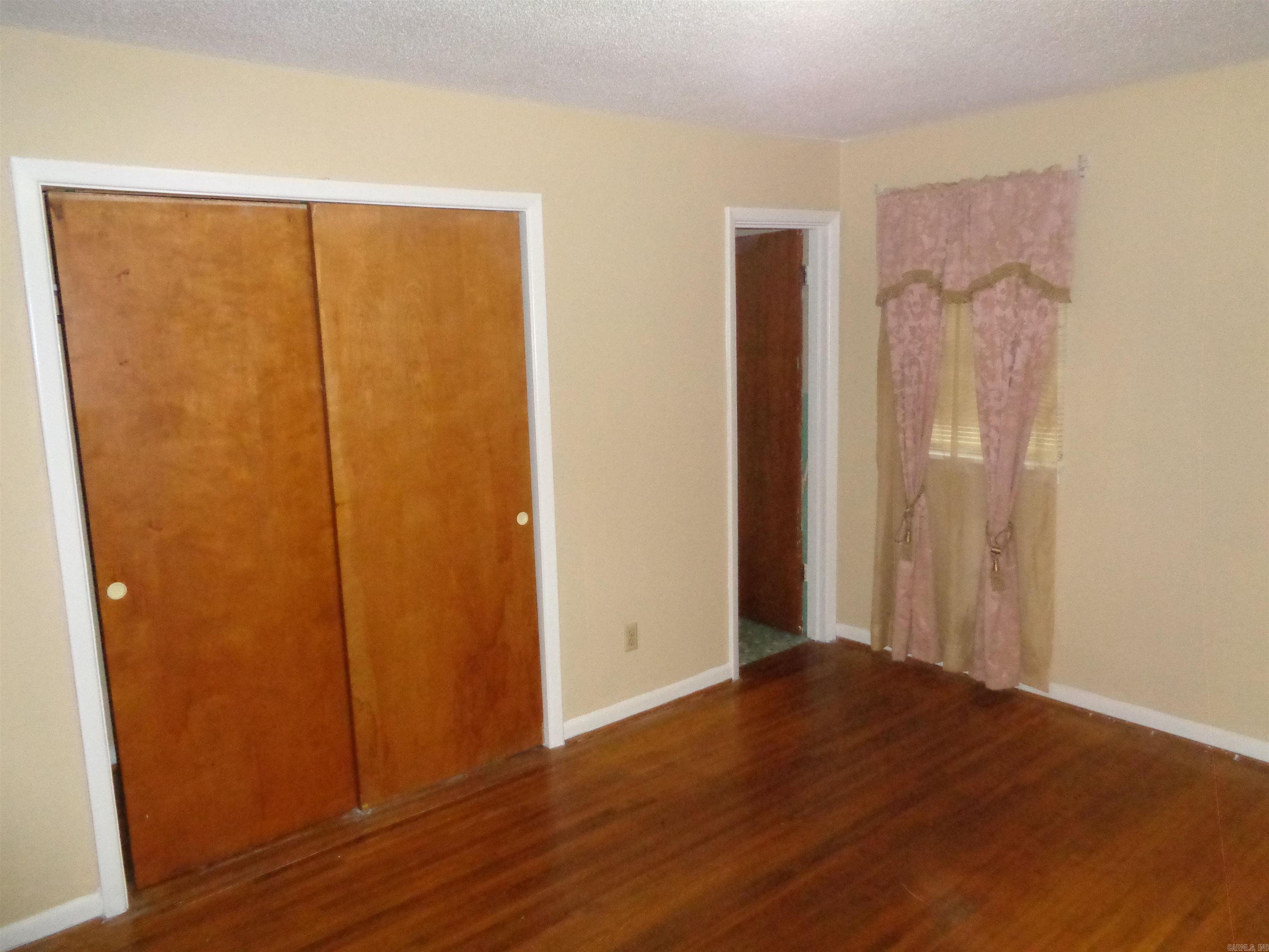 BARROW JOHN - Residential