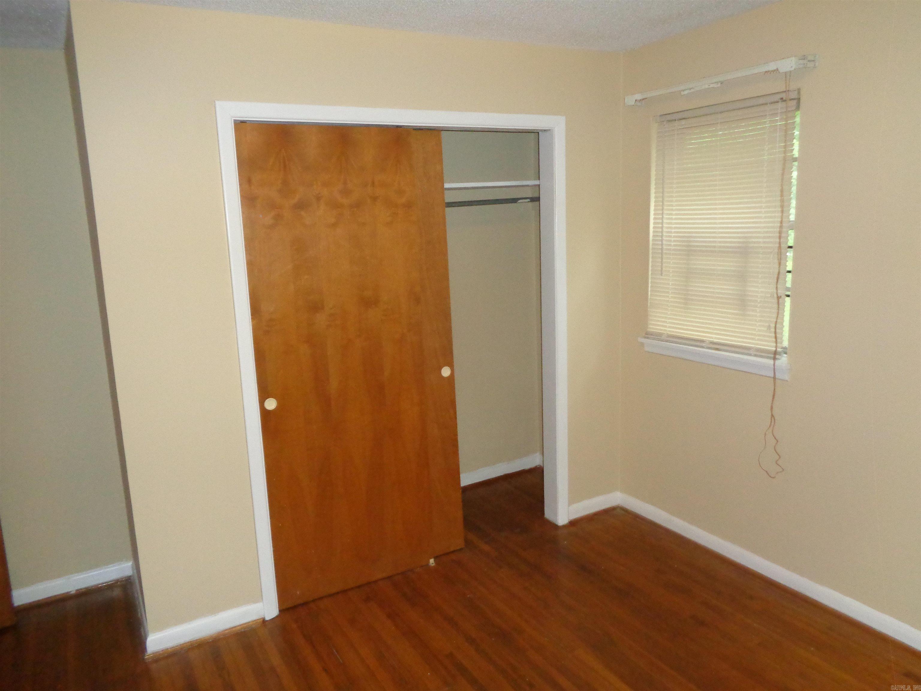 BARROW JOHN - Residential