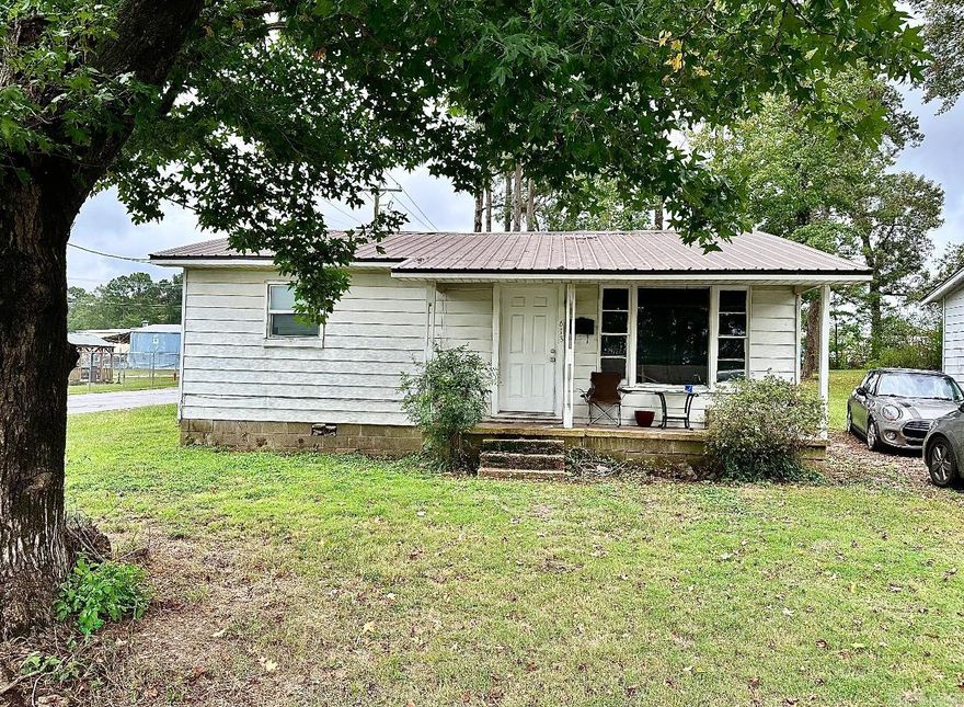 Perfect Investment opportunity centrally located in Sheridan.