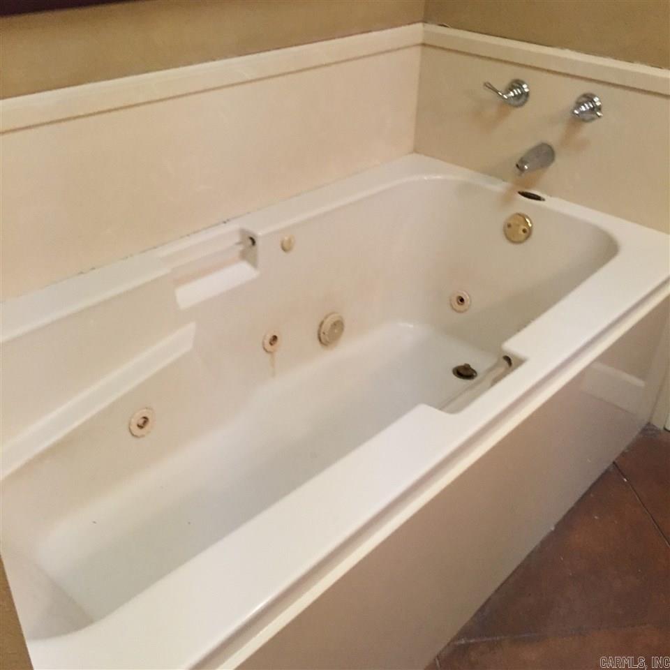 Twelve Oaks - Residential Lease