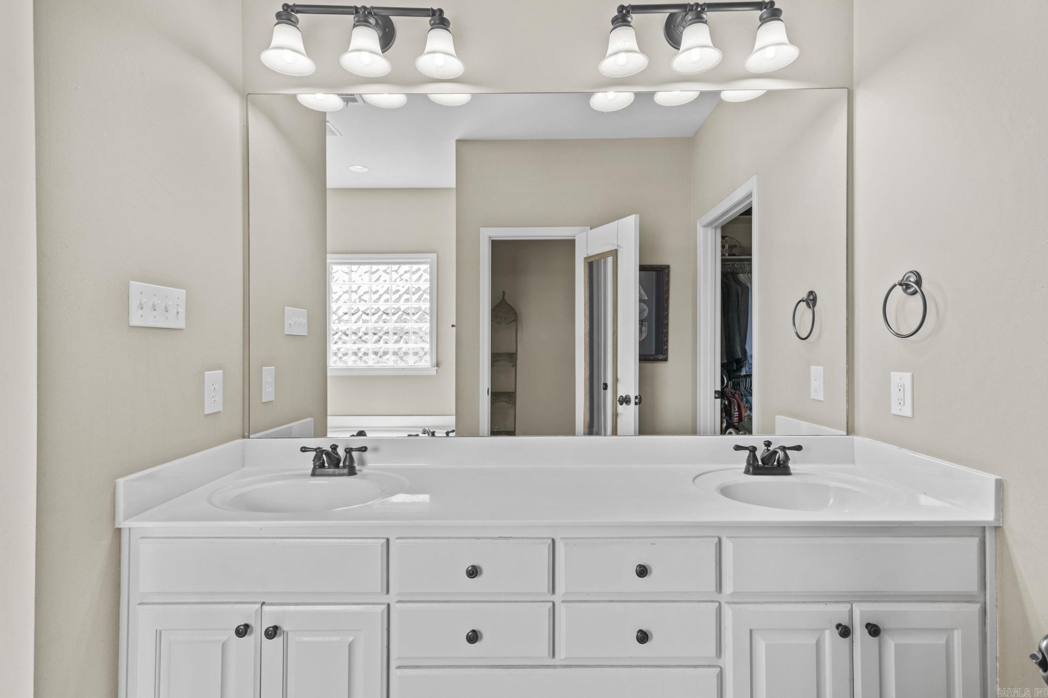 MILLERS CROSSING - Residential