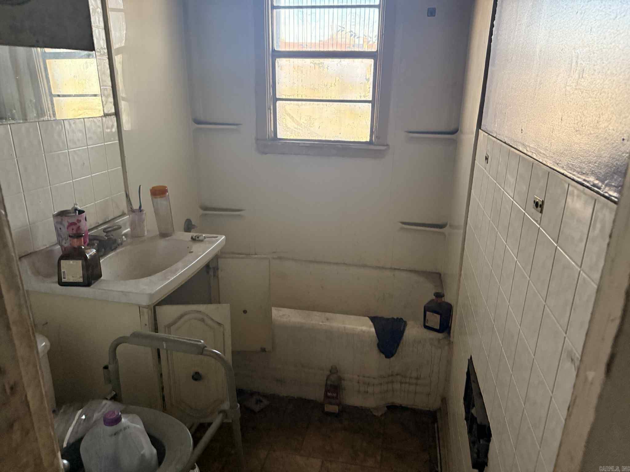 AUSTIN & TAYLOR ADDITION - Residential