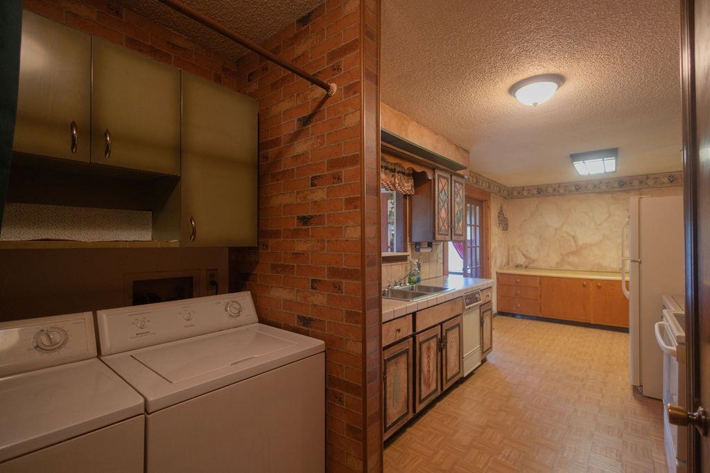 FOX HUNT RIDGE - Residential