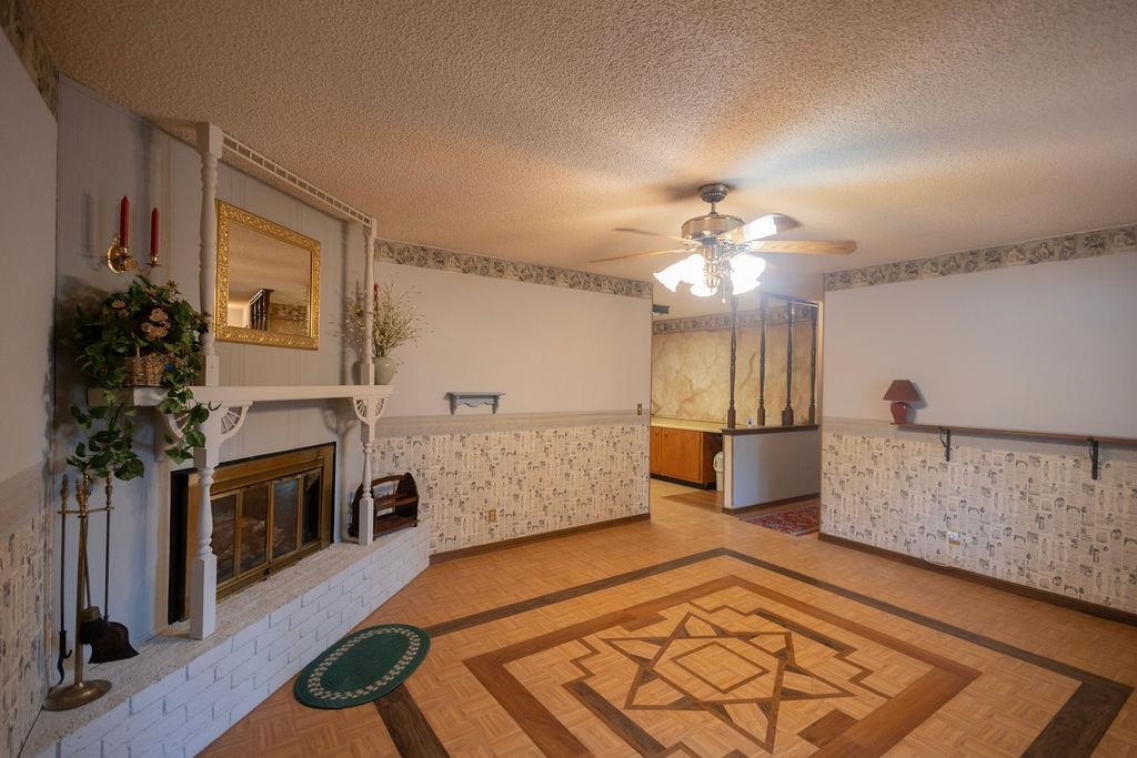 FOX HUNT RIDGE - Residential