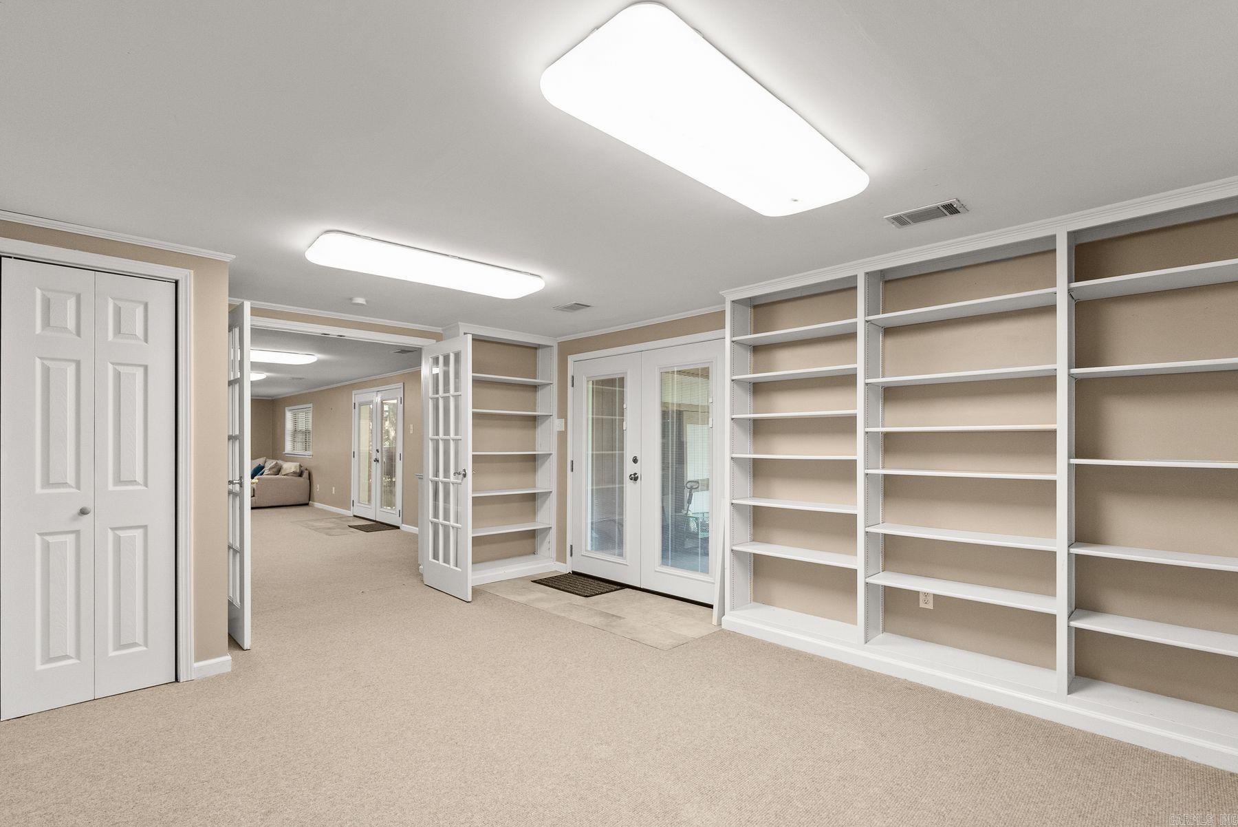 SHANNON HILLS - Residential