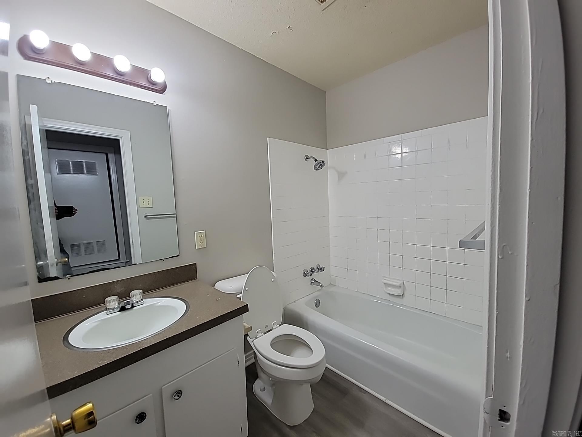 Beverly Hills - Residential Income