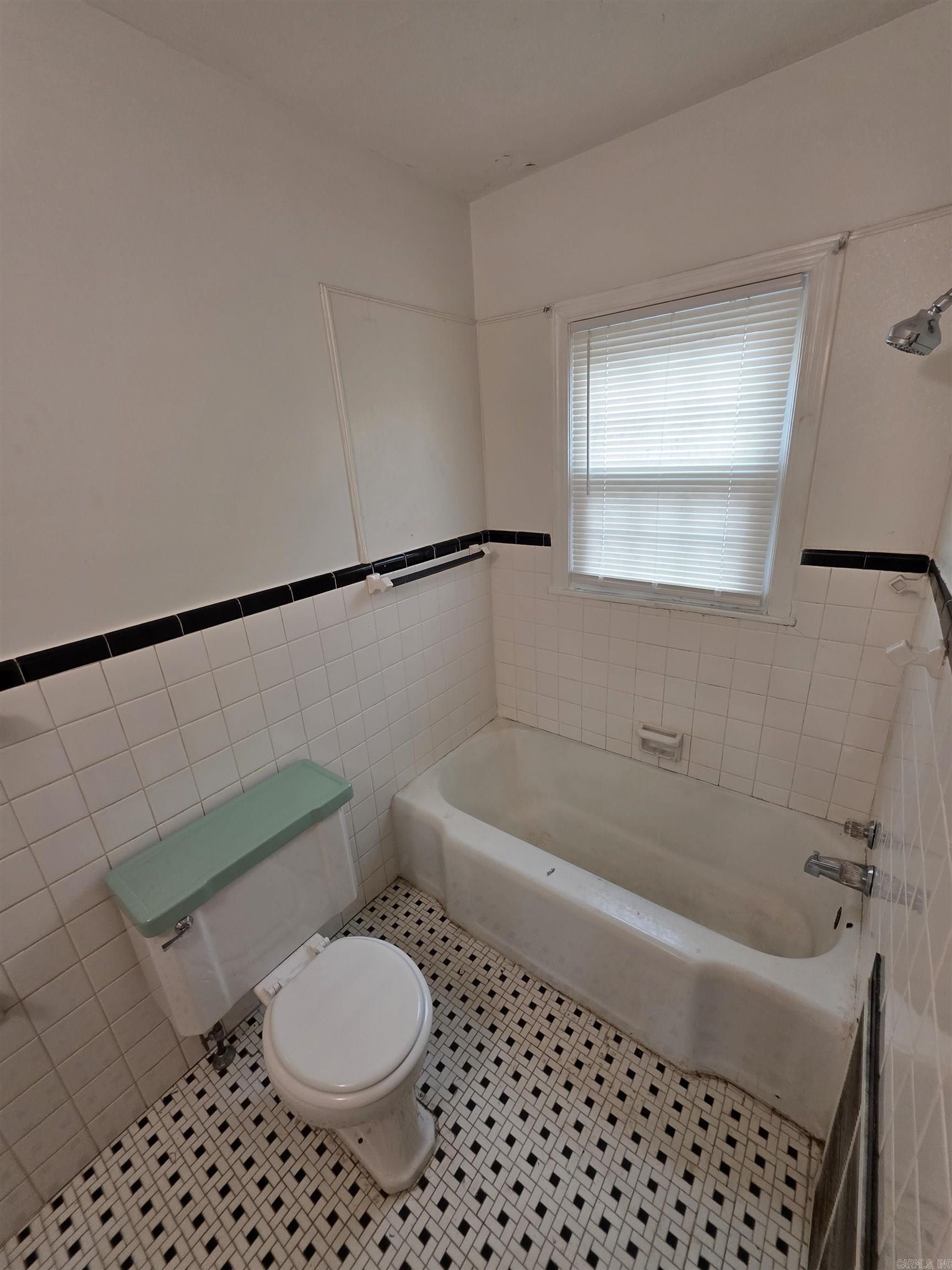 Walthour & Flake - Residential Lease