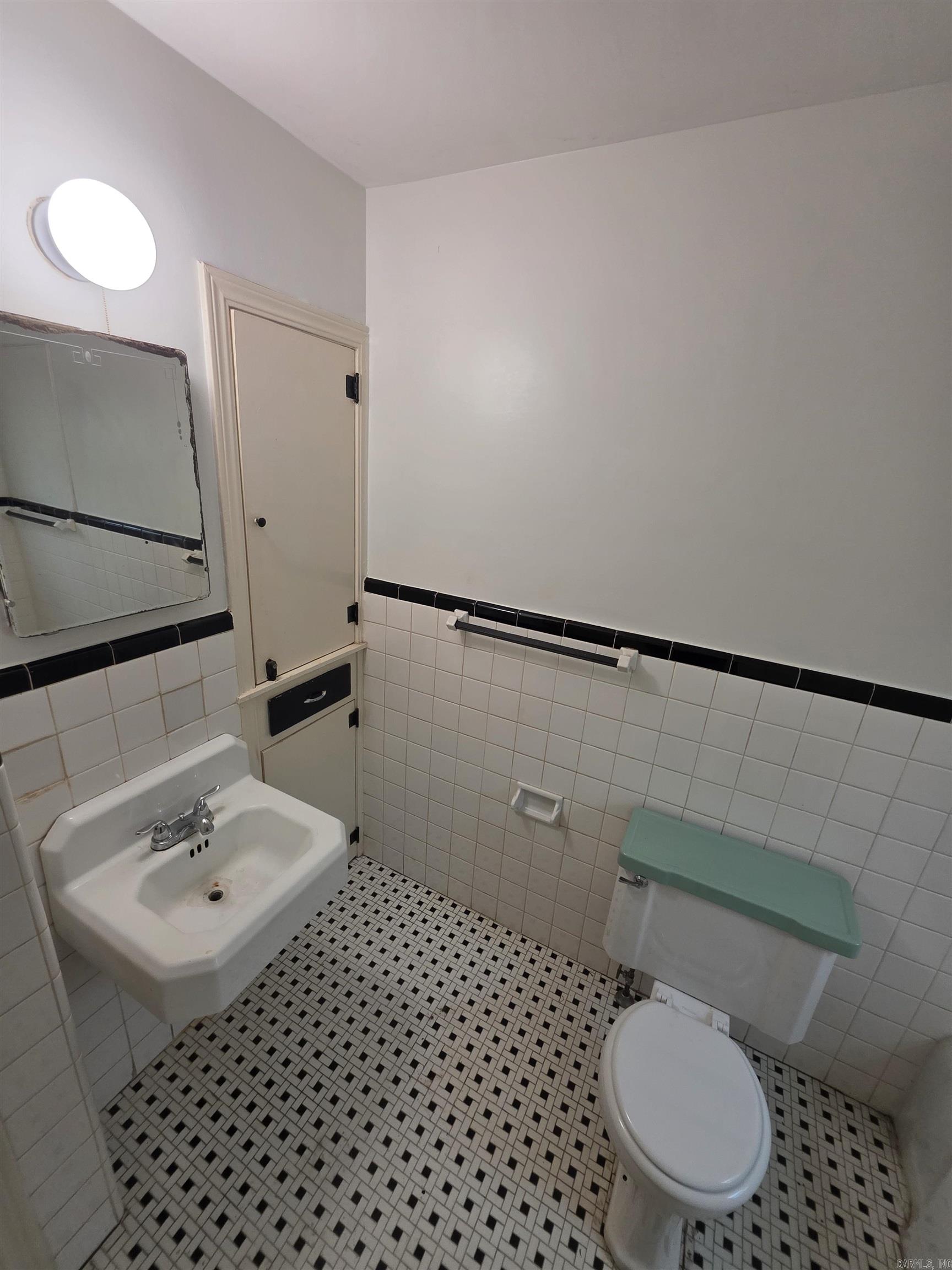 Walthour & Flake - Residential Lease