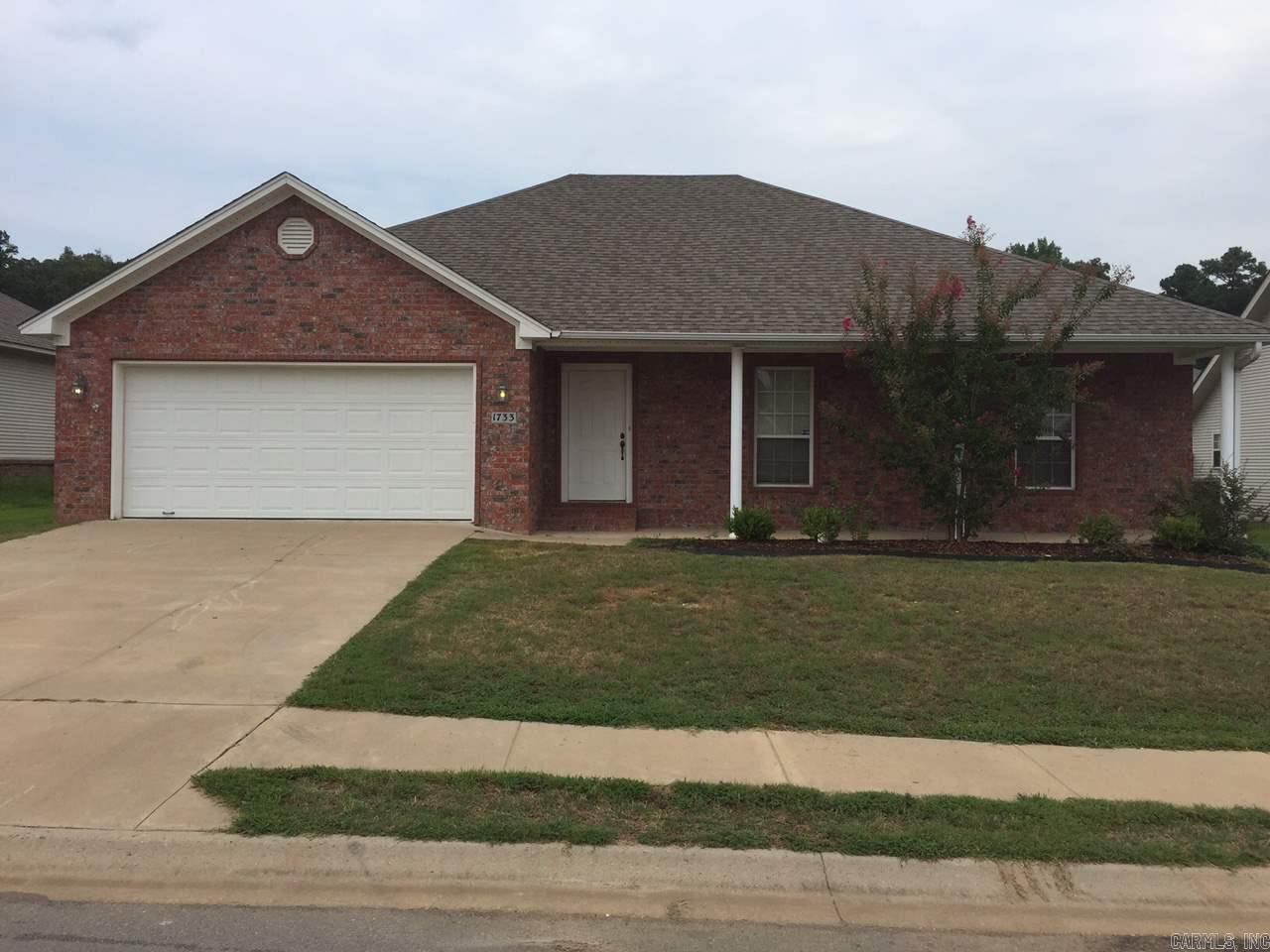 The Oaks - Residential Lease