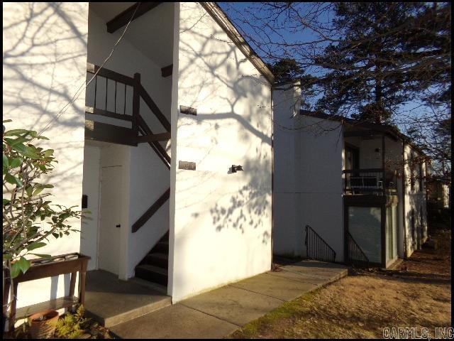 NICE CONDO IN LITTLE ROCK!! This 1 Bedroom And 1 Bath Unit Features 700 Sqft! Stove, Refrigerator, And Dishwasher Included!! Washer/Dryer Hookups! Central Heat And Air! Space For Parking! ! AVAILABLE MID TO LATE OCTOBER 2025!!!