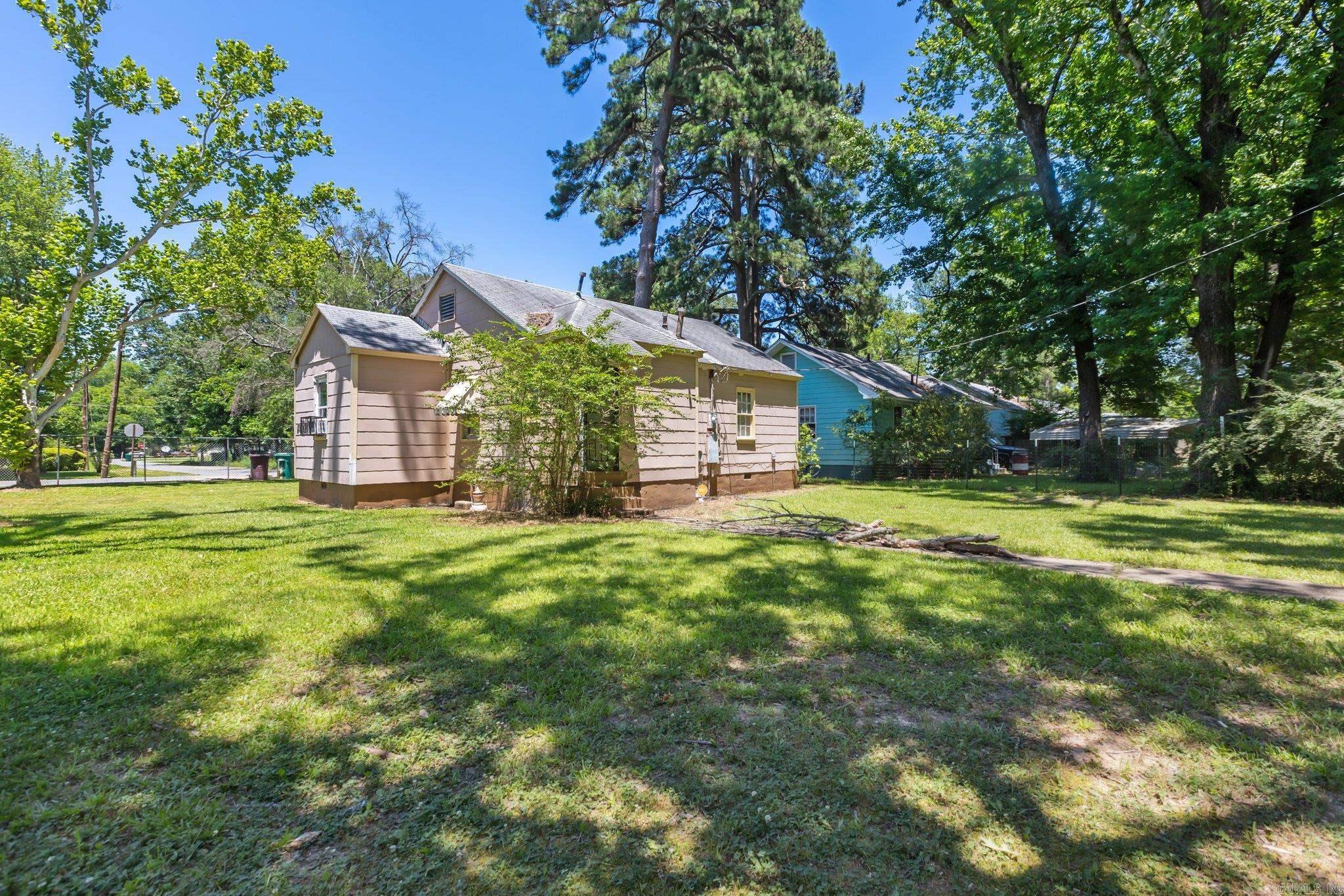 AUSTIN & TAYLOR TRIPLET RES - Residential