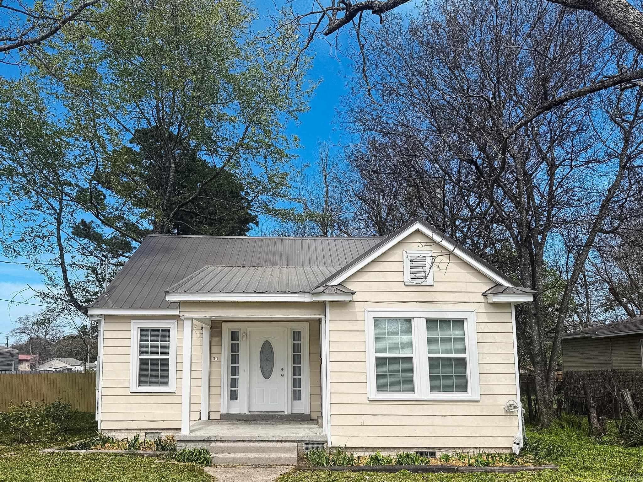 MCHENRY 1ST ADDITION - Residential