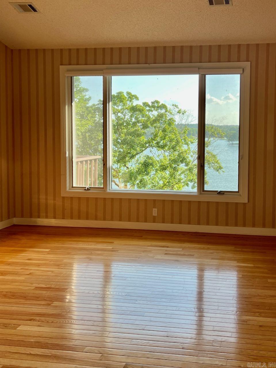 SALVATIERRA - Residential