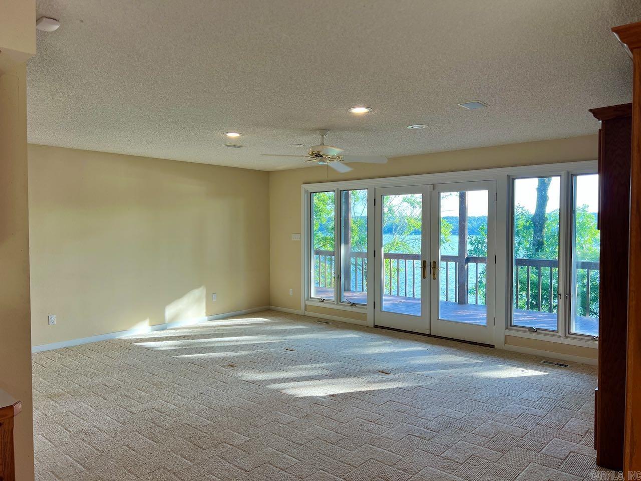 SALVATIERRA - Residential