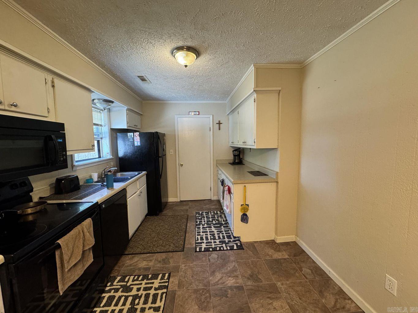 J & M ESTATES - Residential