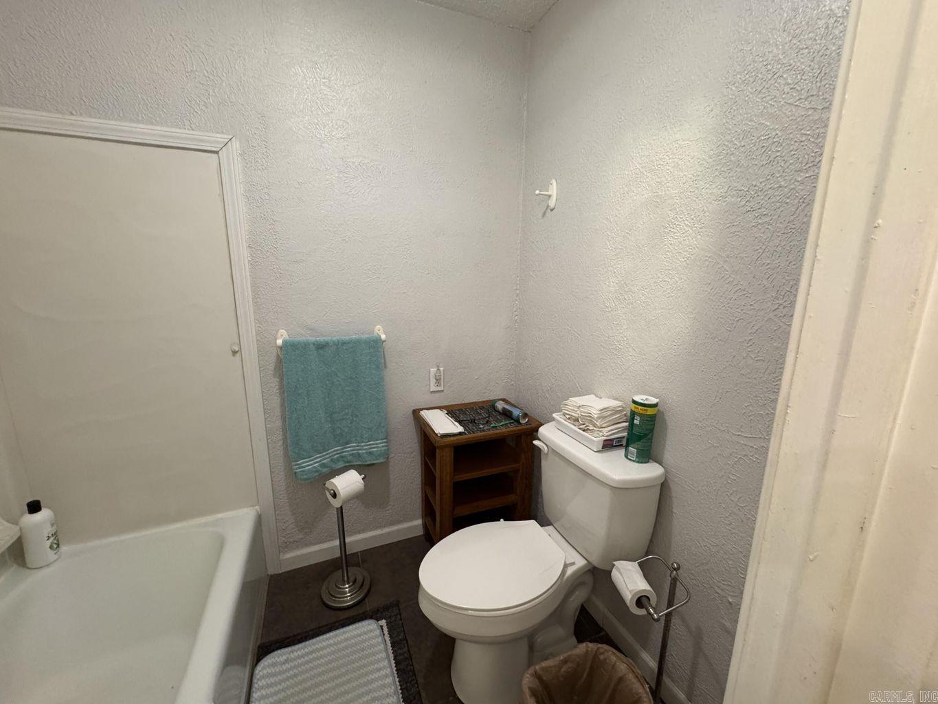 J & M ESTATES - Residential