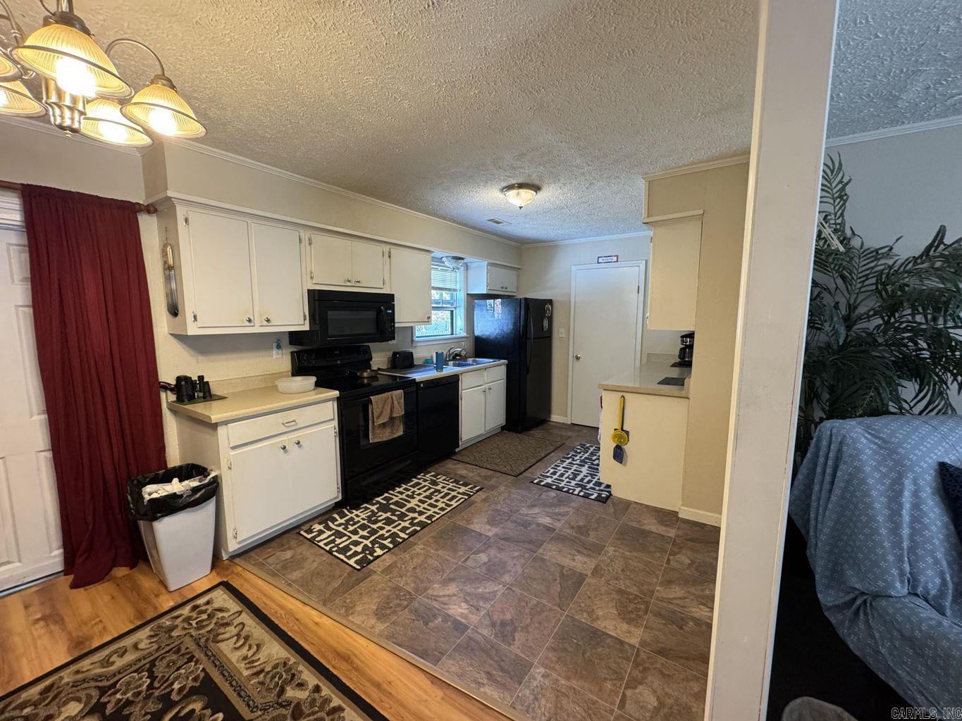 J & M ESTATES - Residential