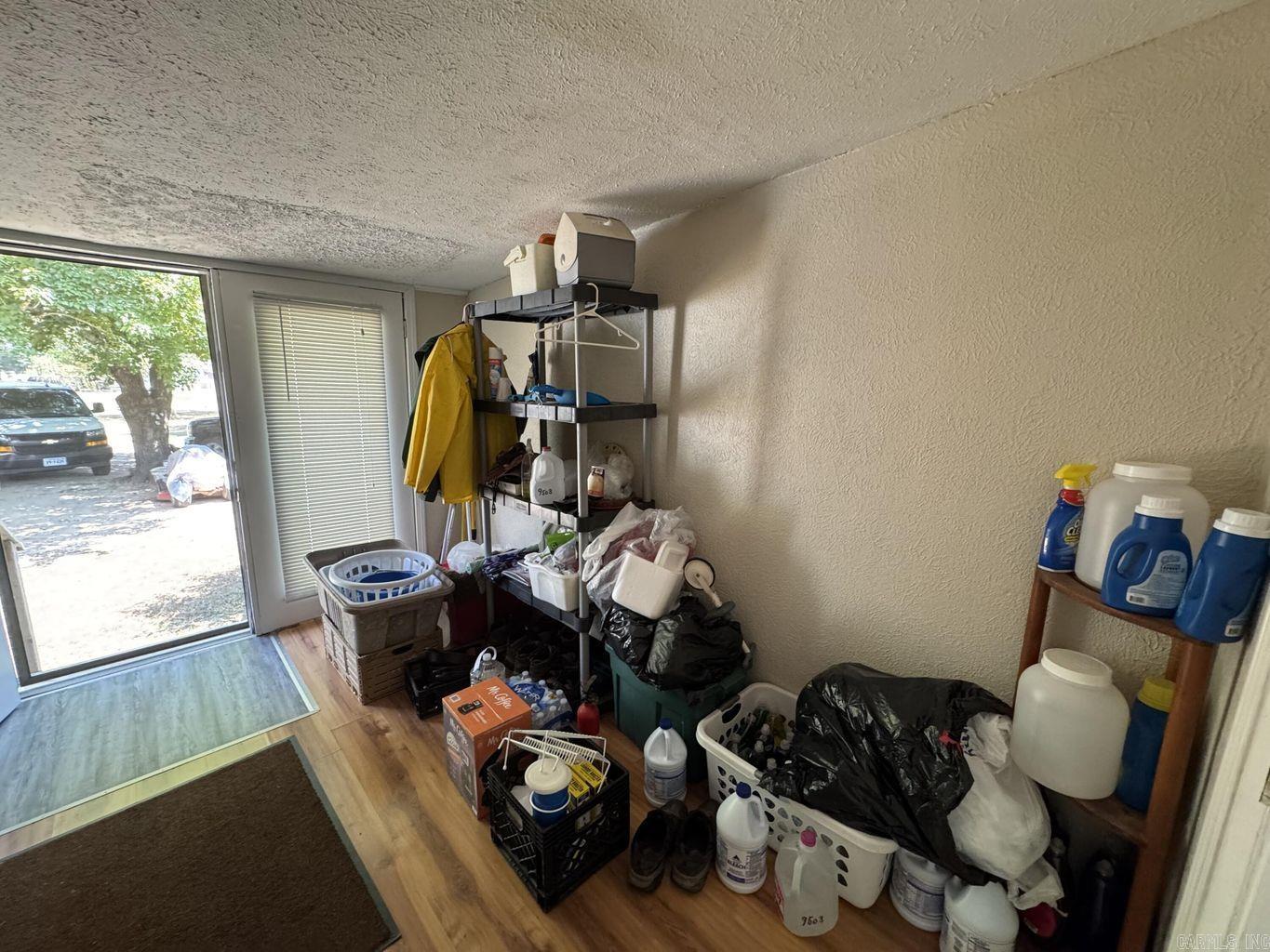 J & M ESTATES - Residential