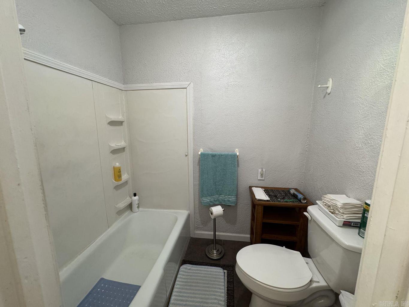 J & M ESTATES - Residential