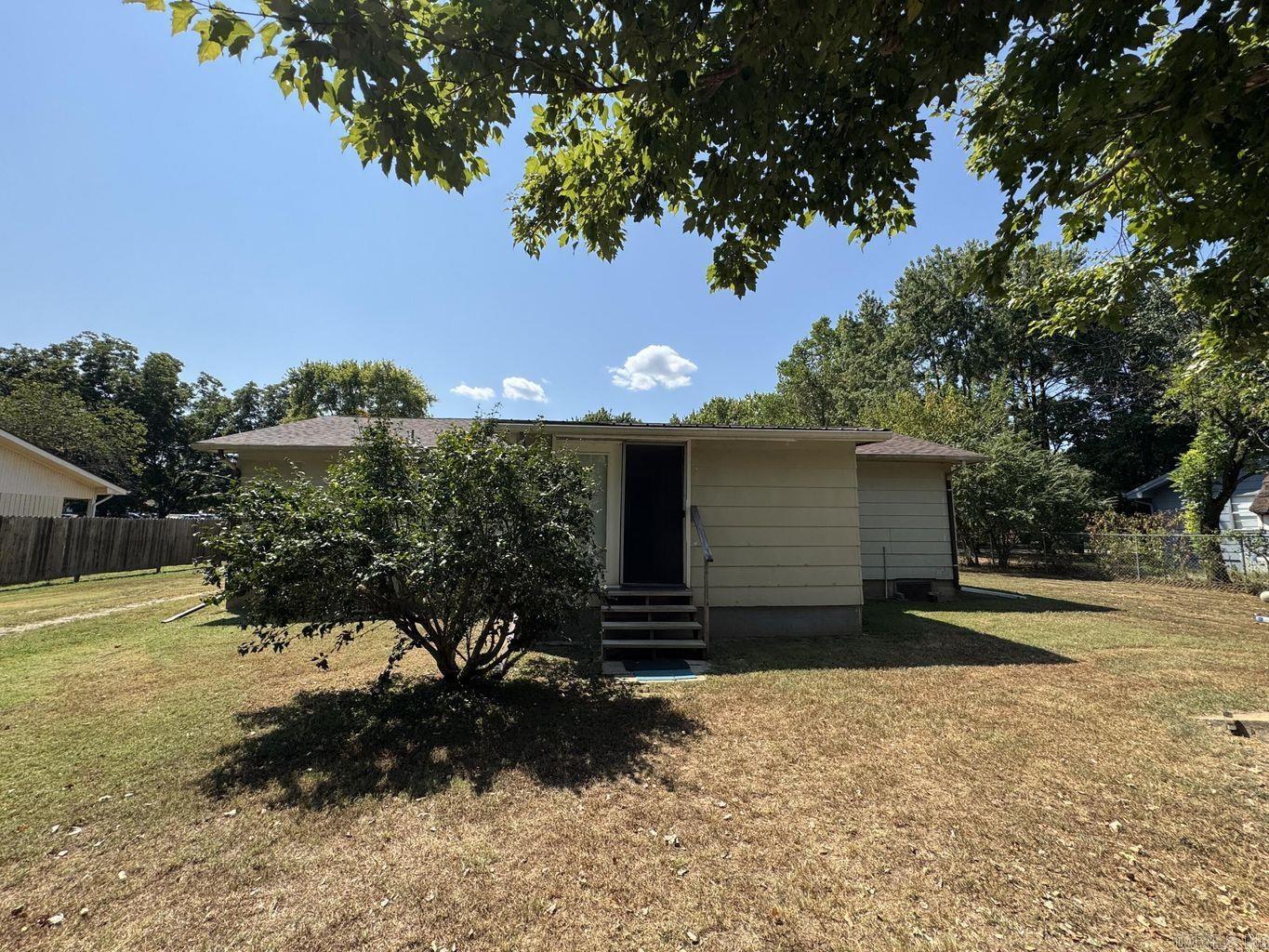 J & M ESTATES - Residential