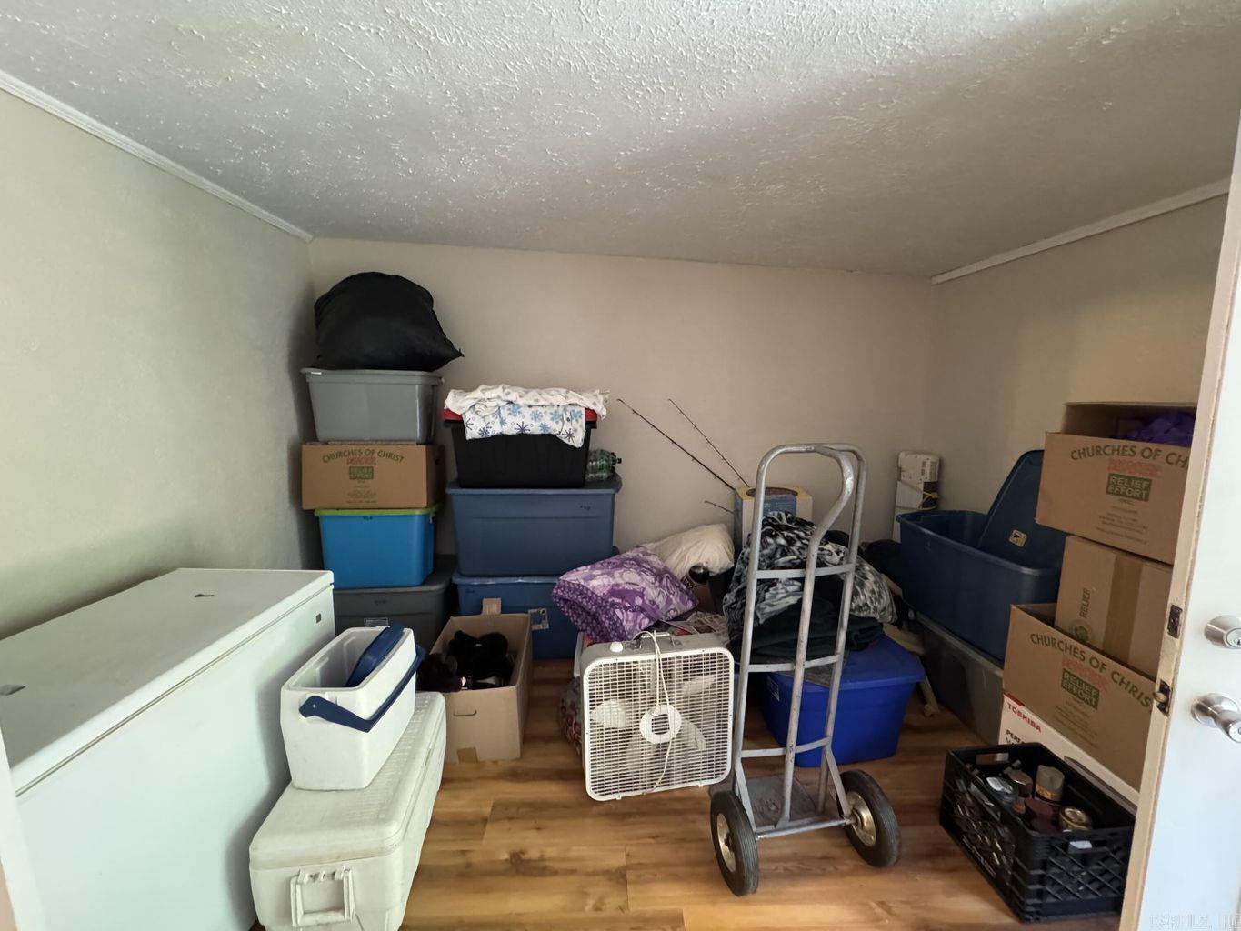 J & M ESTATES - Residential