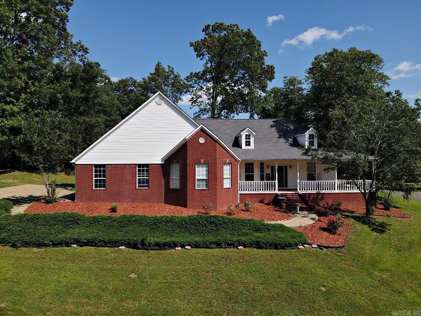 Beautiful home on corner lot in Magnolia Estates. Come see this 3 bedroom 2 1/2 bath with office and lots of room for a growing family. The home has recently been renovated with interior paint, flooring, water heater, garage door, HVAC and roof.