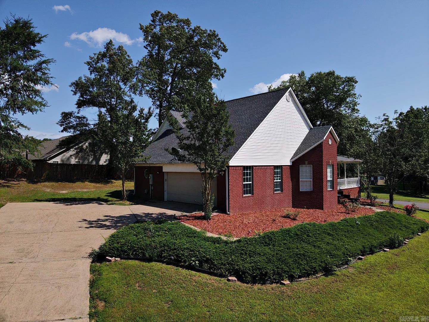 MAGNOLIA ESTATES ADDN - Residential