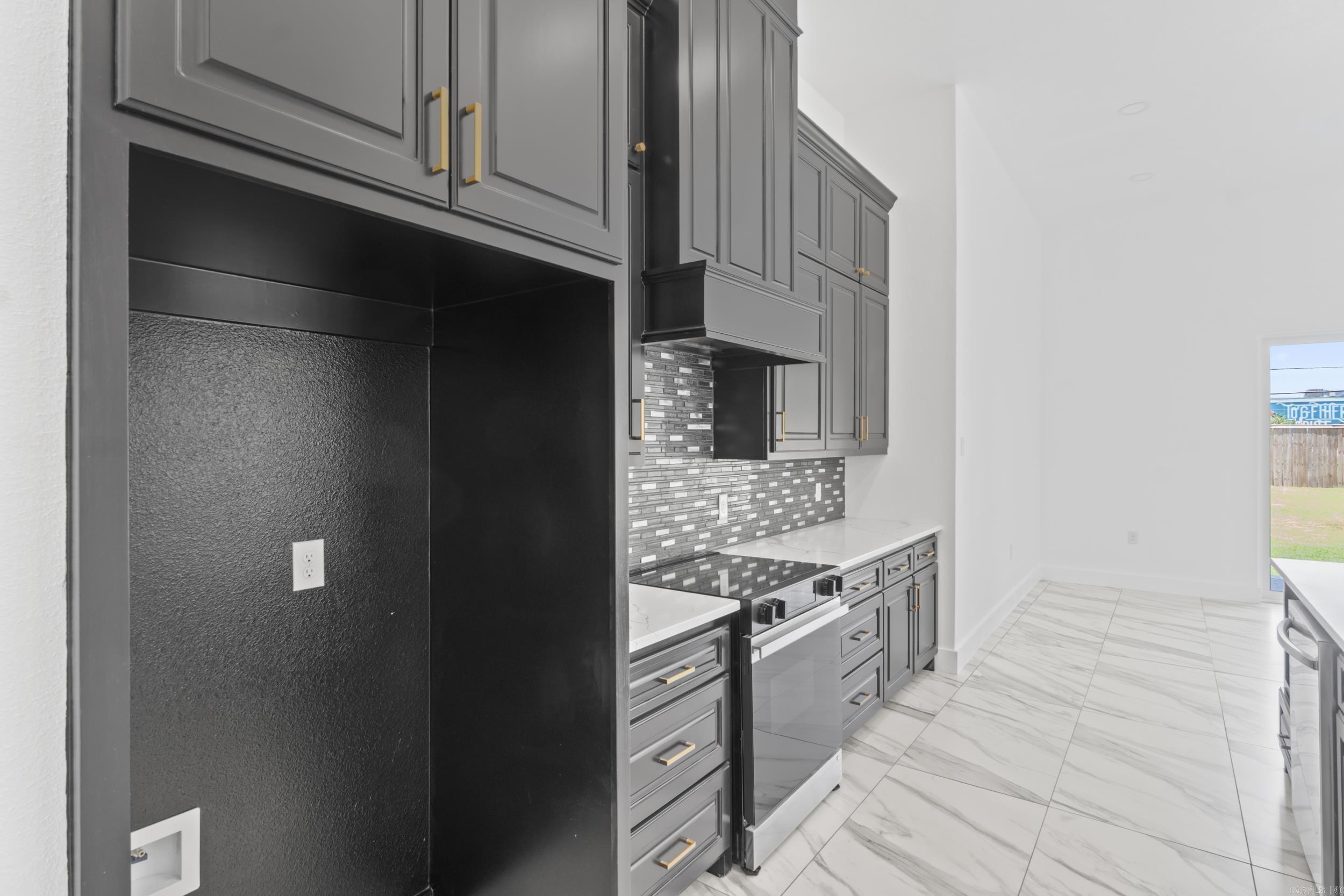 CRESTVIEW ADDN - Residential