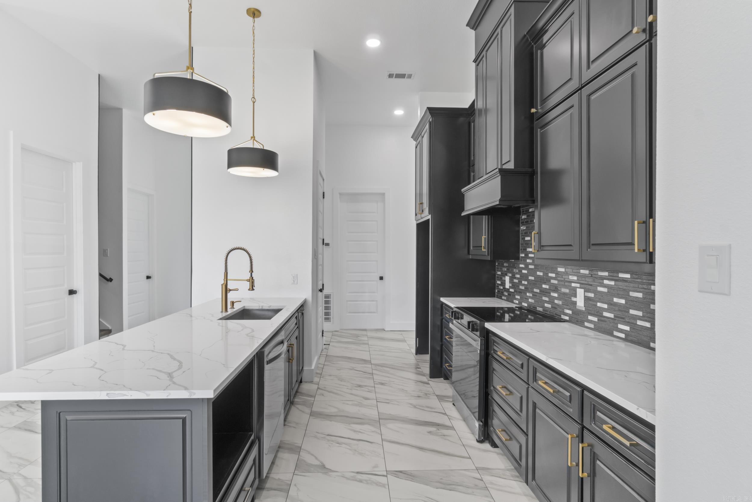 CRESTVIEW ADDN - Residential