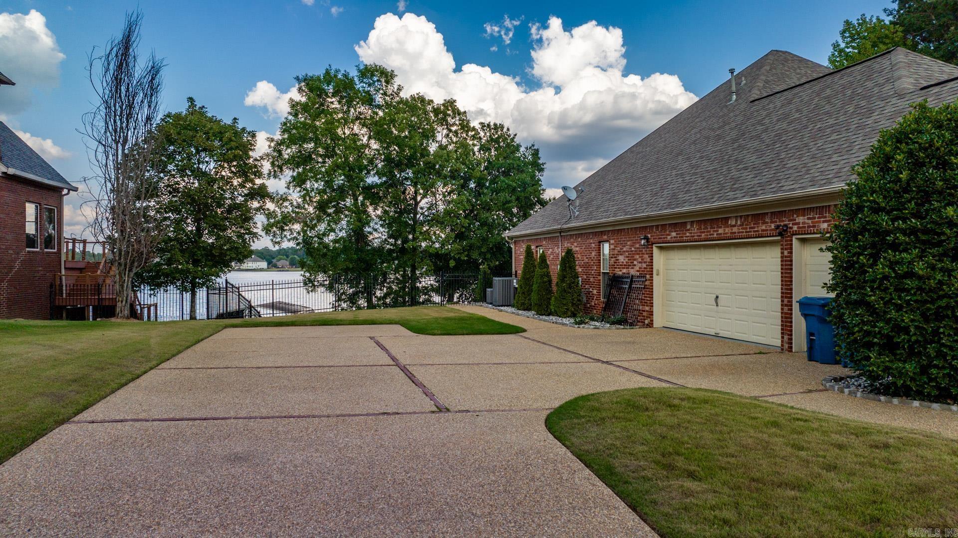 HURRICANE LAKE EST - Residential