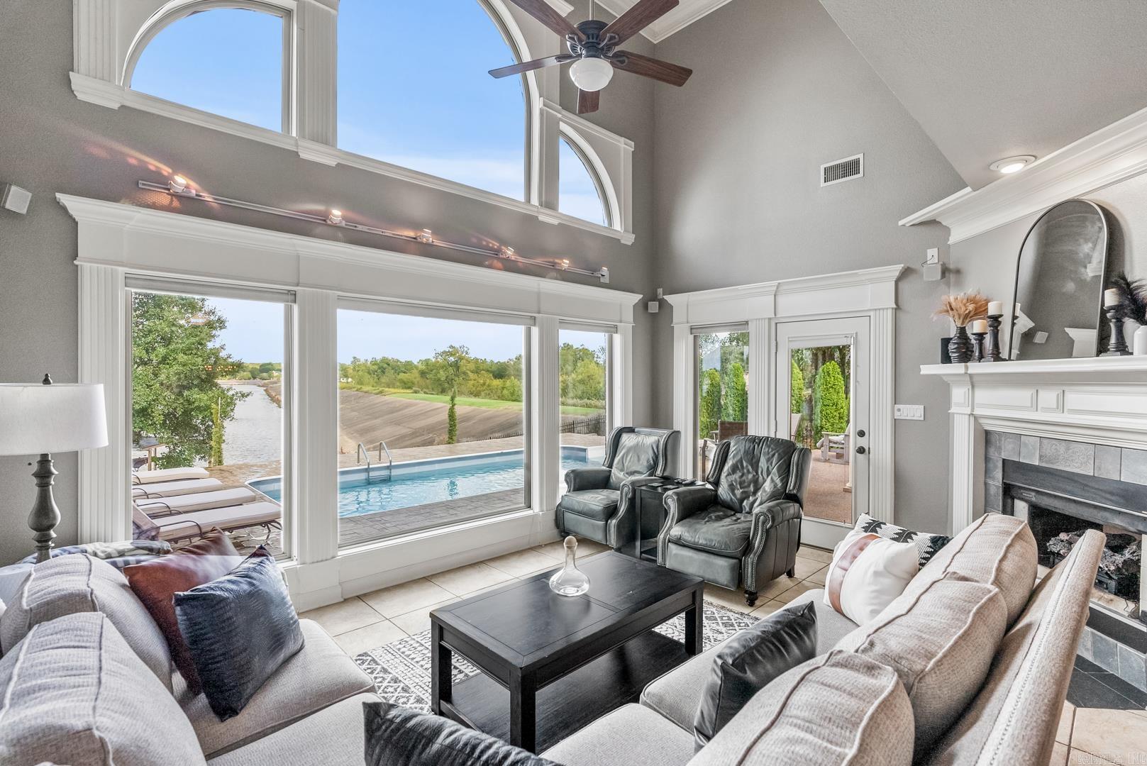 HURRICANE LAKE EST - Residential