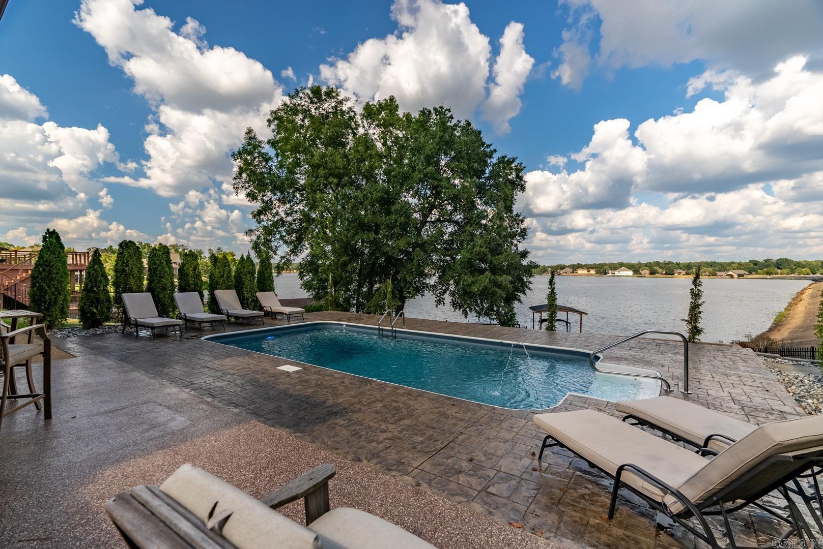 HURRICANE LAKE EST - Residential