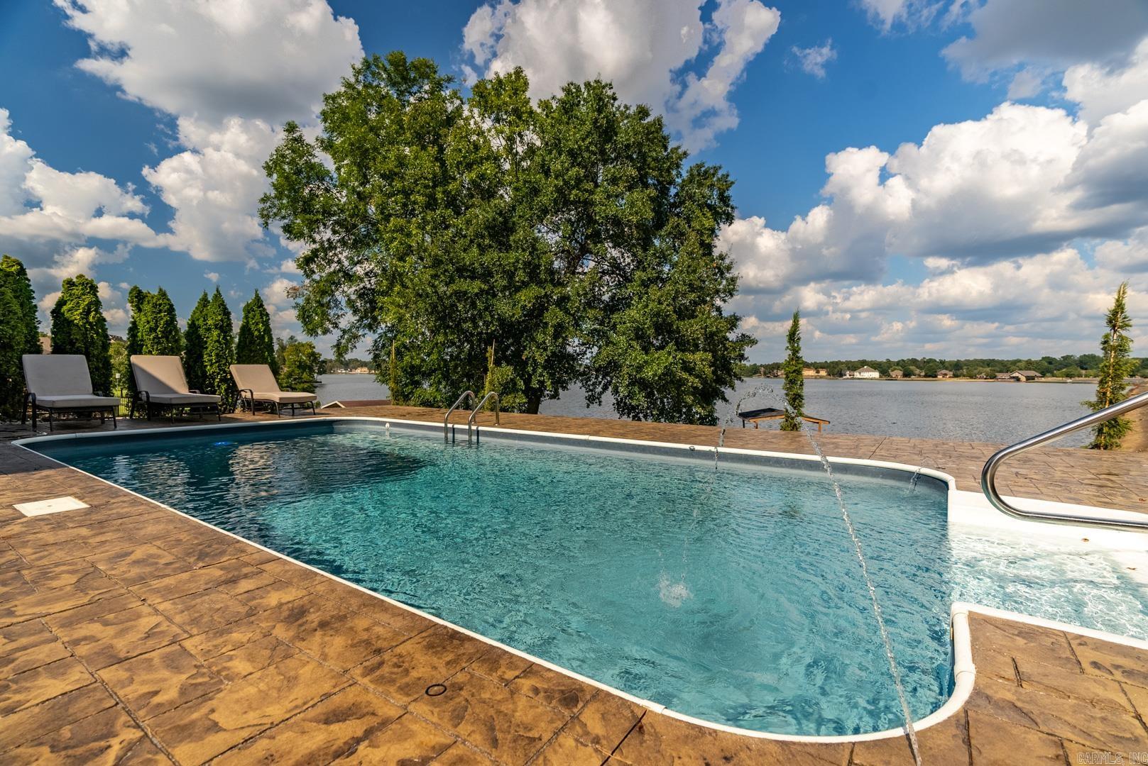 HURRICANE LAKE EST - Residential