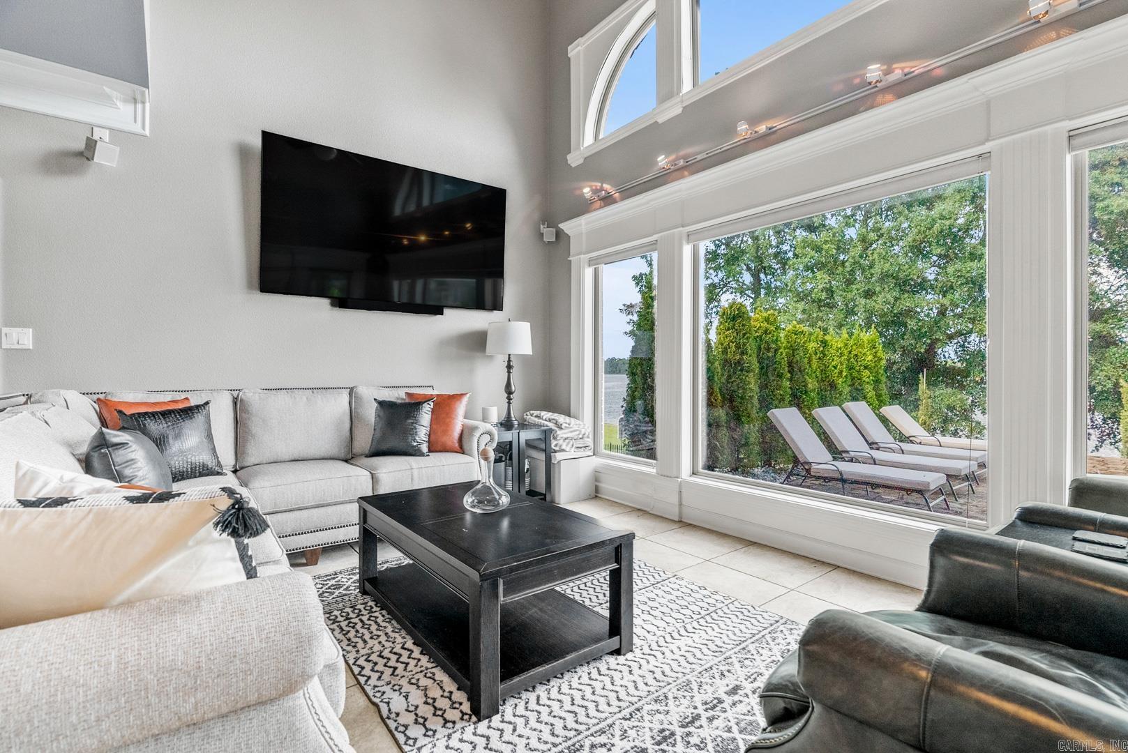 HURRICANE LAKE EST - Residential