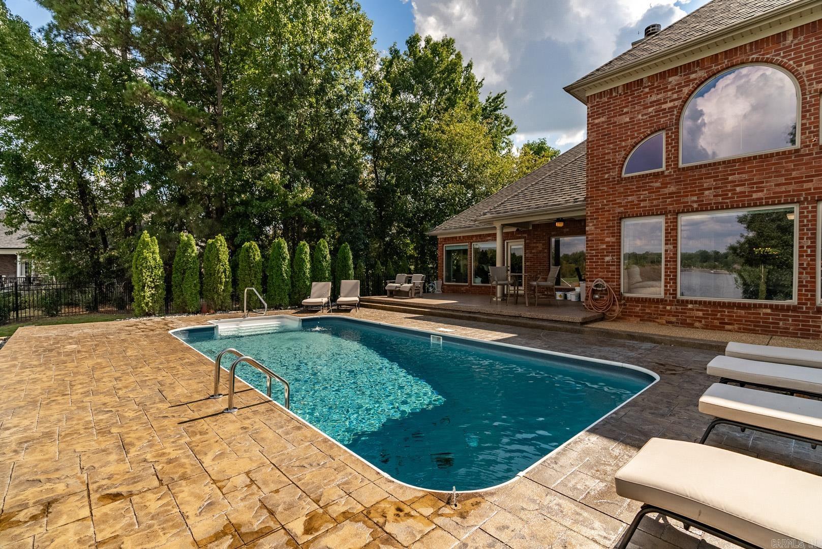 HURRICANE LAKE EST - Residential