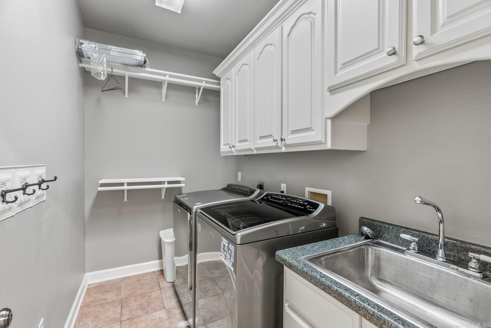 HURRICANE LAKE EST - Residential