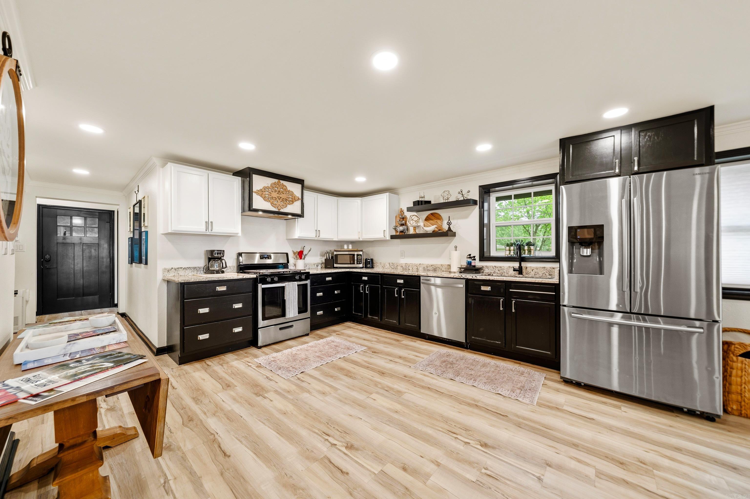 CATHERINE SHORES - Residential