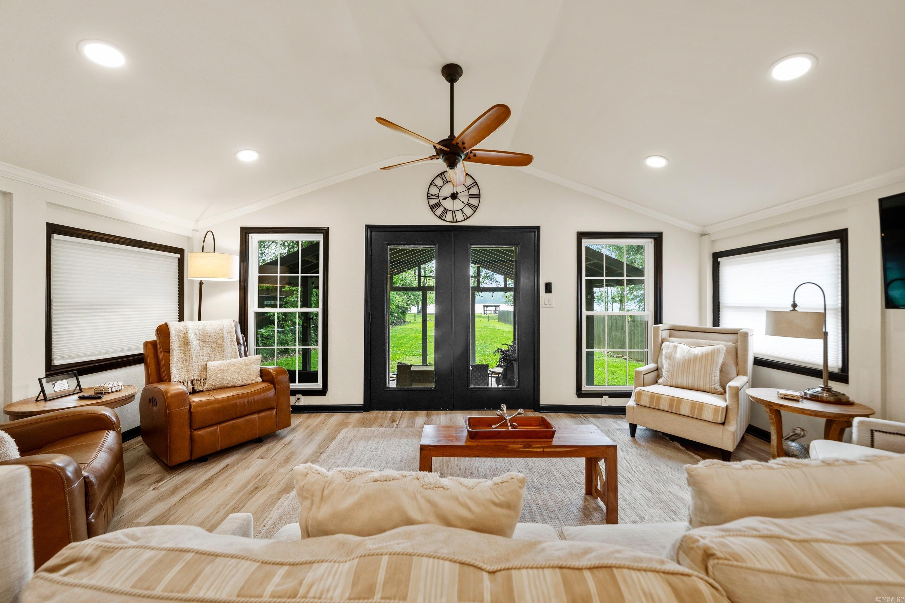 CATHERINE SHORES - Residential