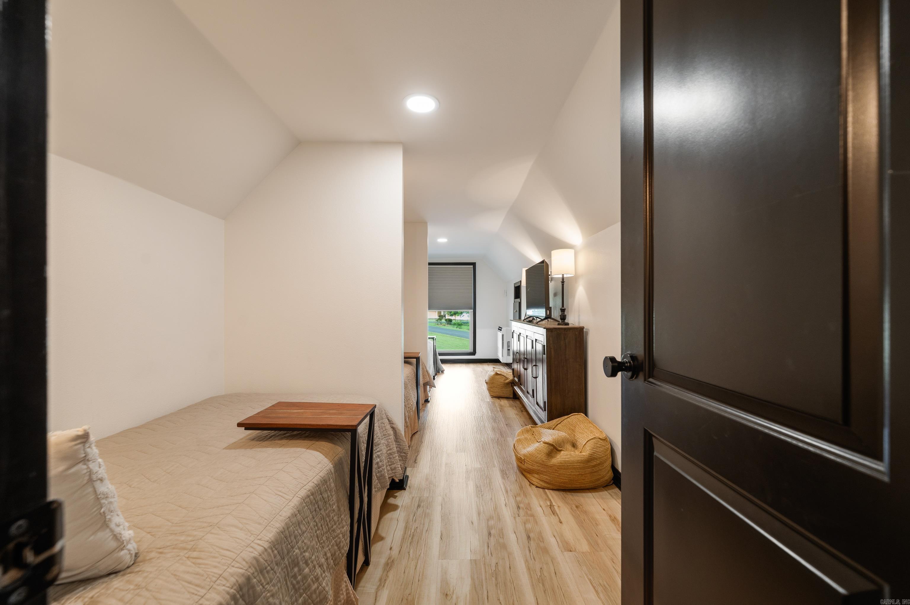 CATHERINE SHORES - Residential