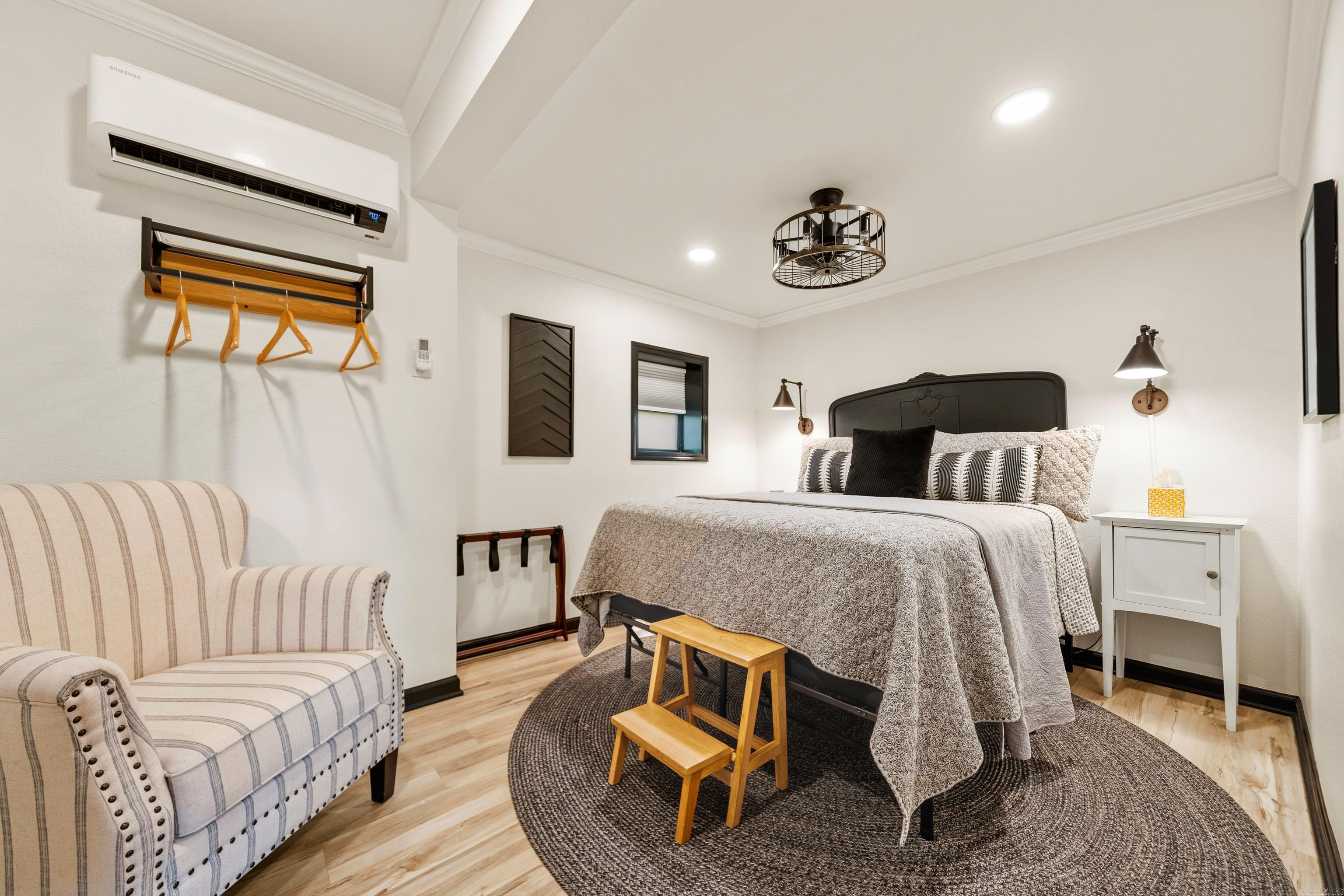 CATHERINE SHORES - Residential