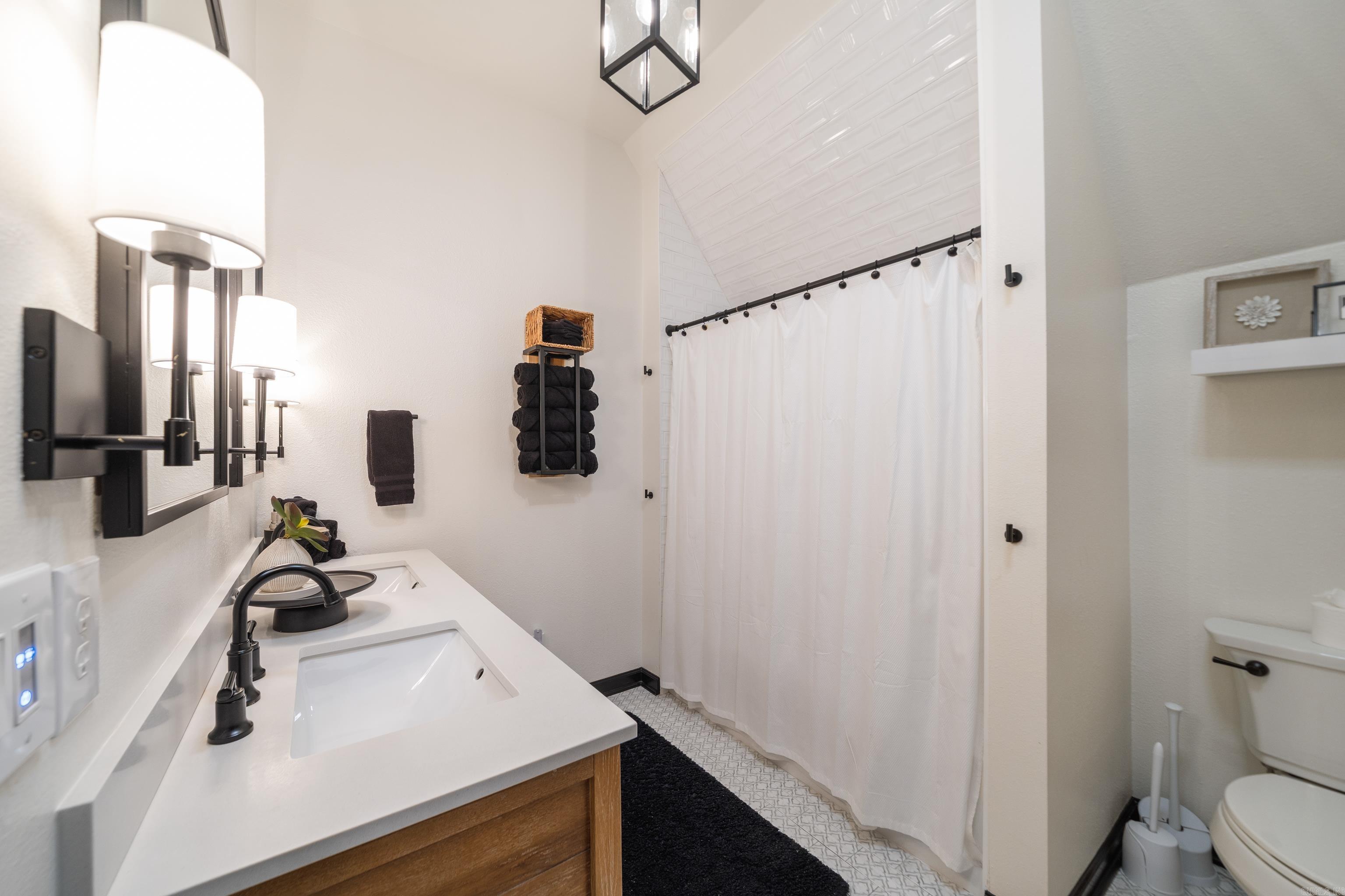 CATHERINE SHORES - Residential