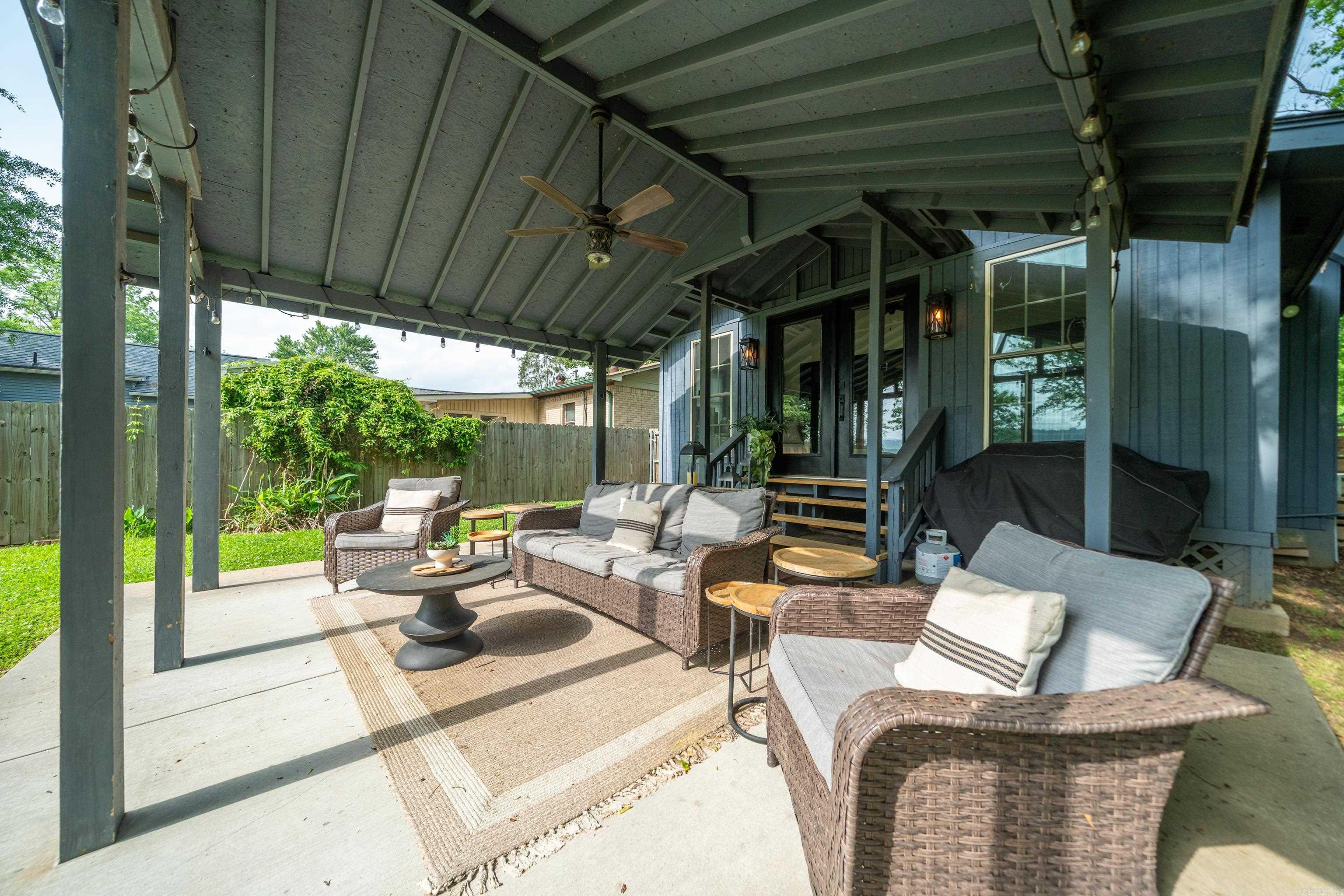 CATHERINE SHORES - Residential