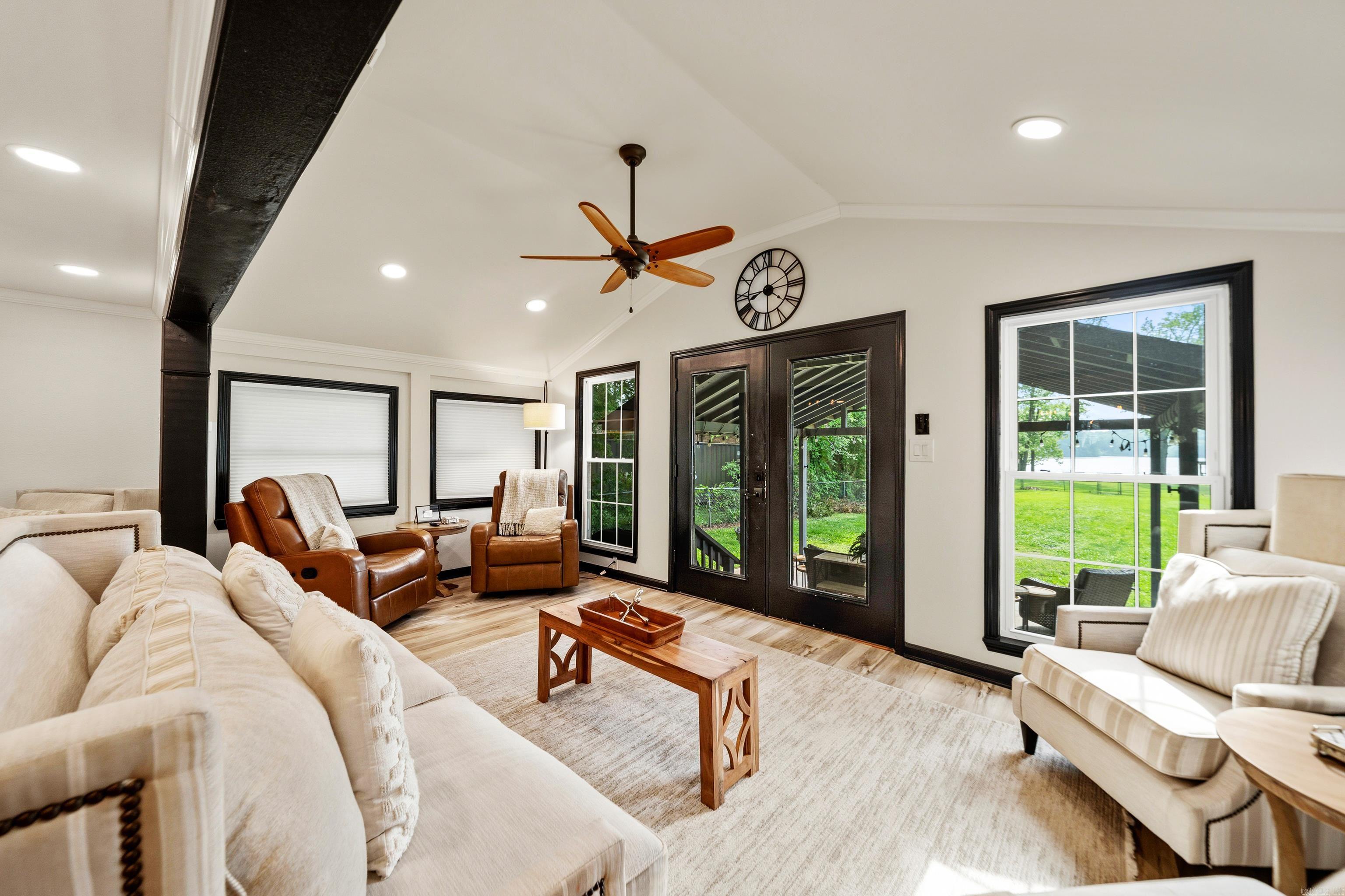 CATHERINE SHORES - Residential