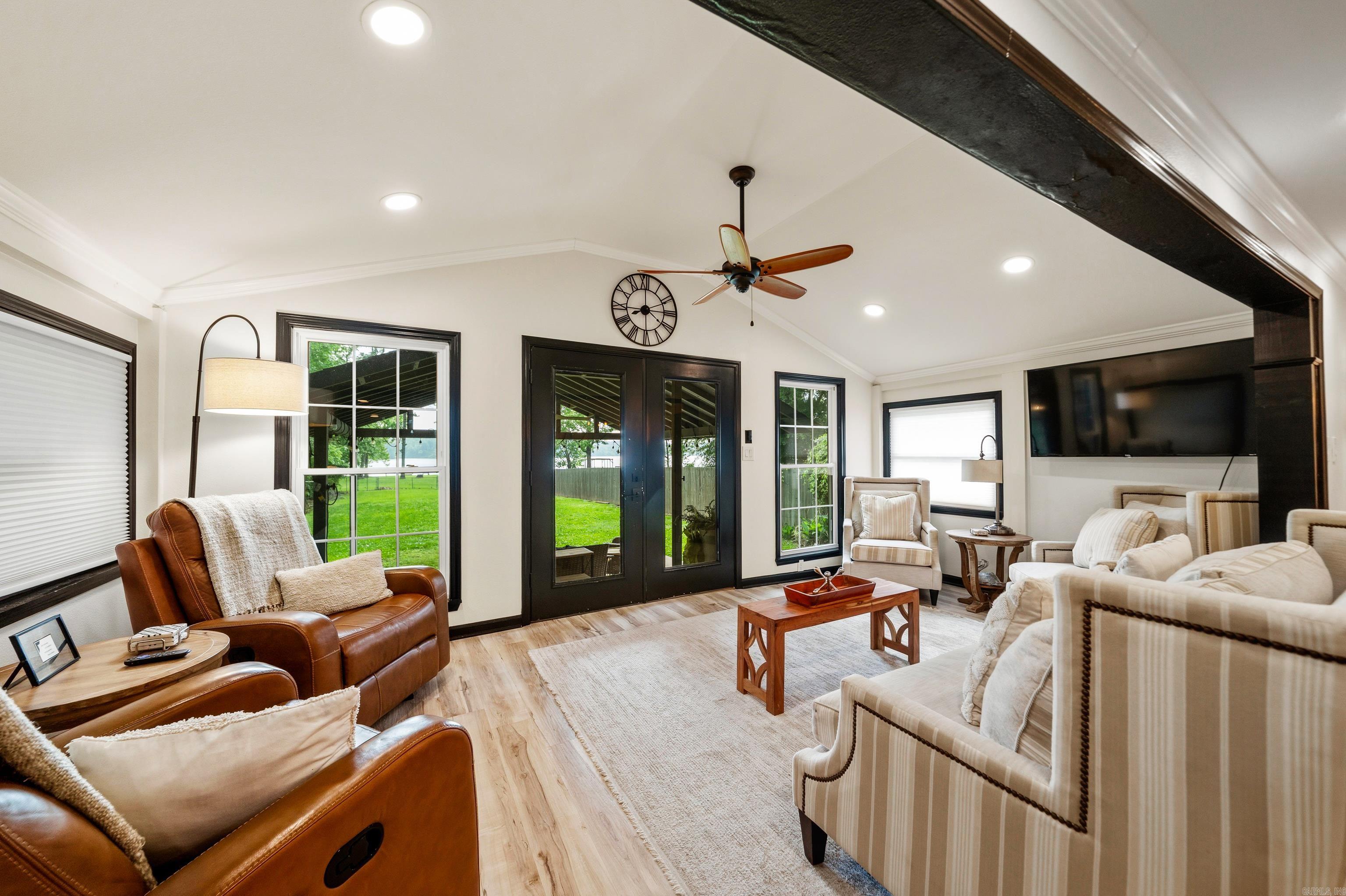 CATHERINE SHORES - Residential