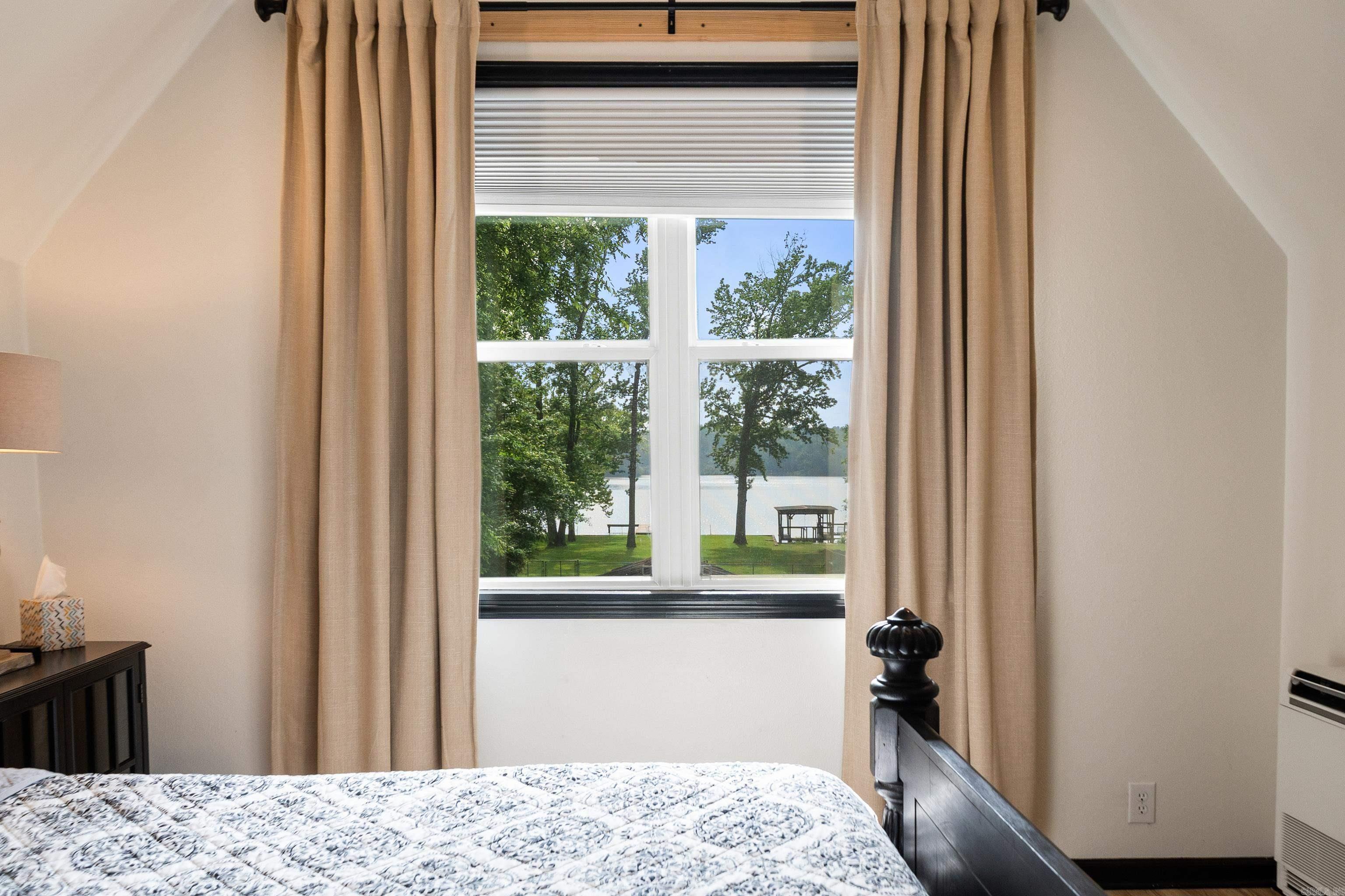 CATHERINE SHORES - Residential