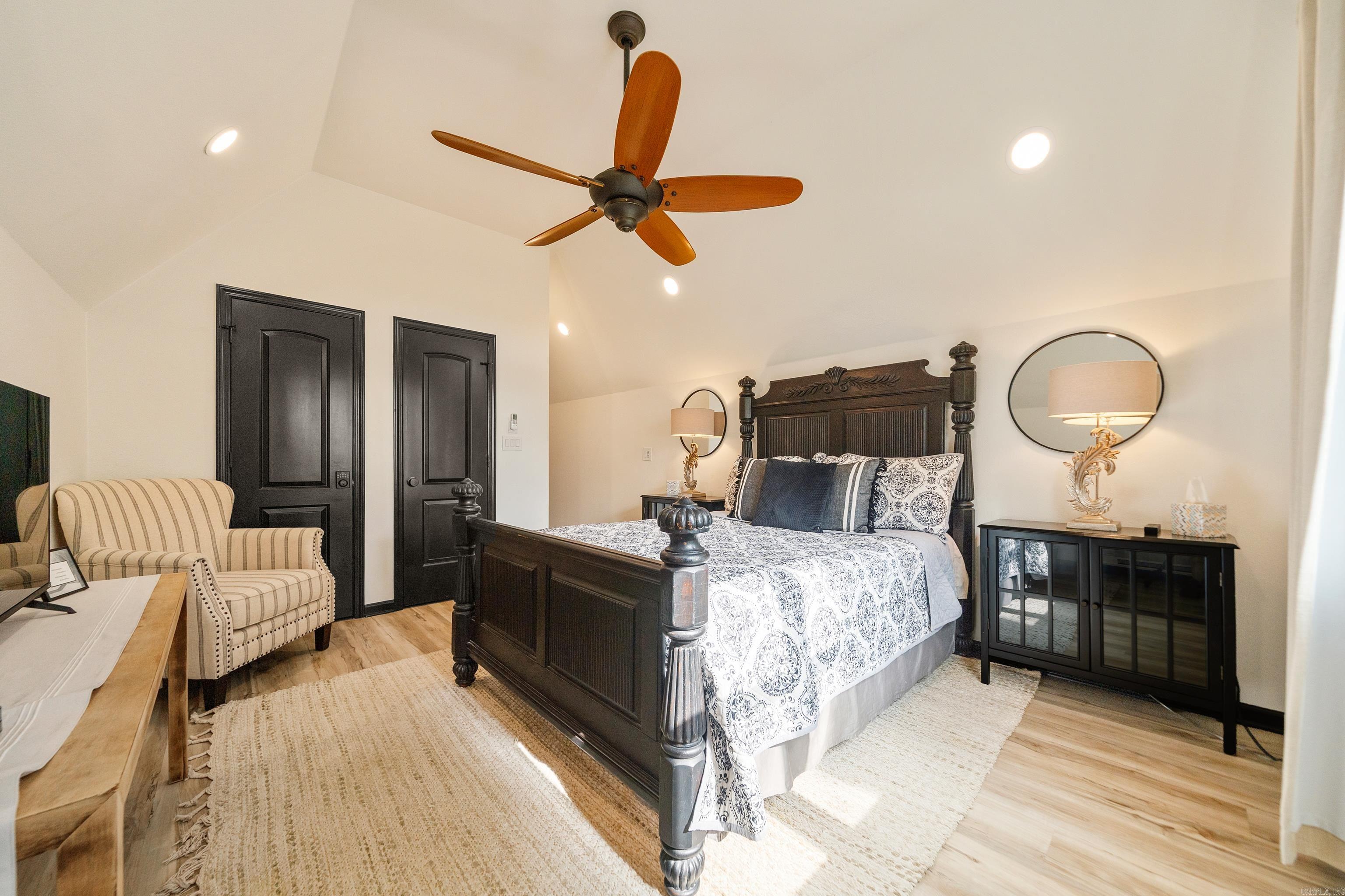 CATHERINE SHORES - Residential