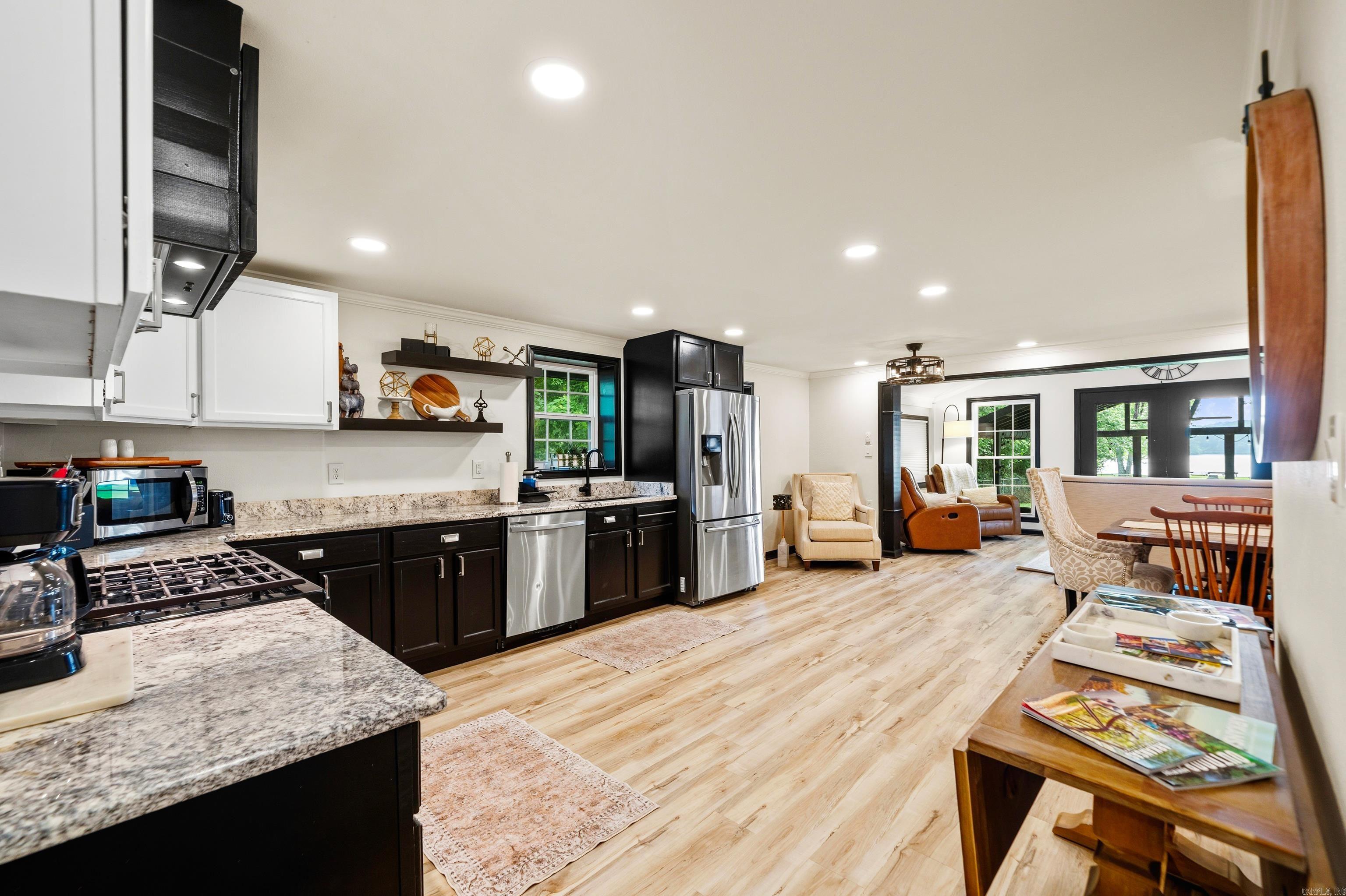 CATHERINE SHORES - Residential