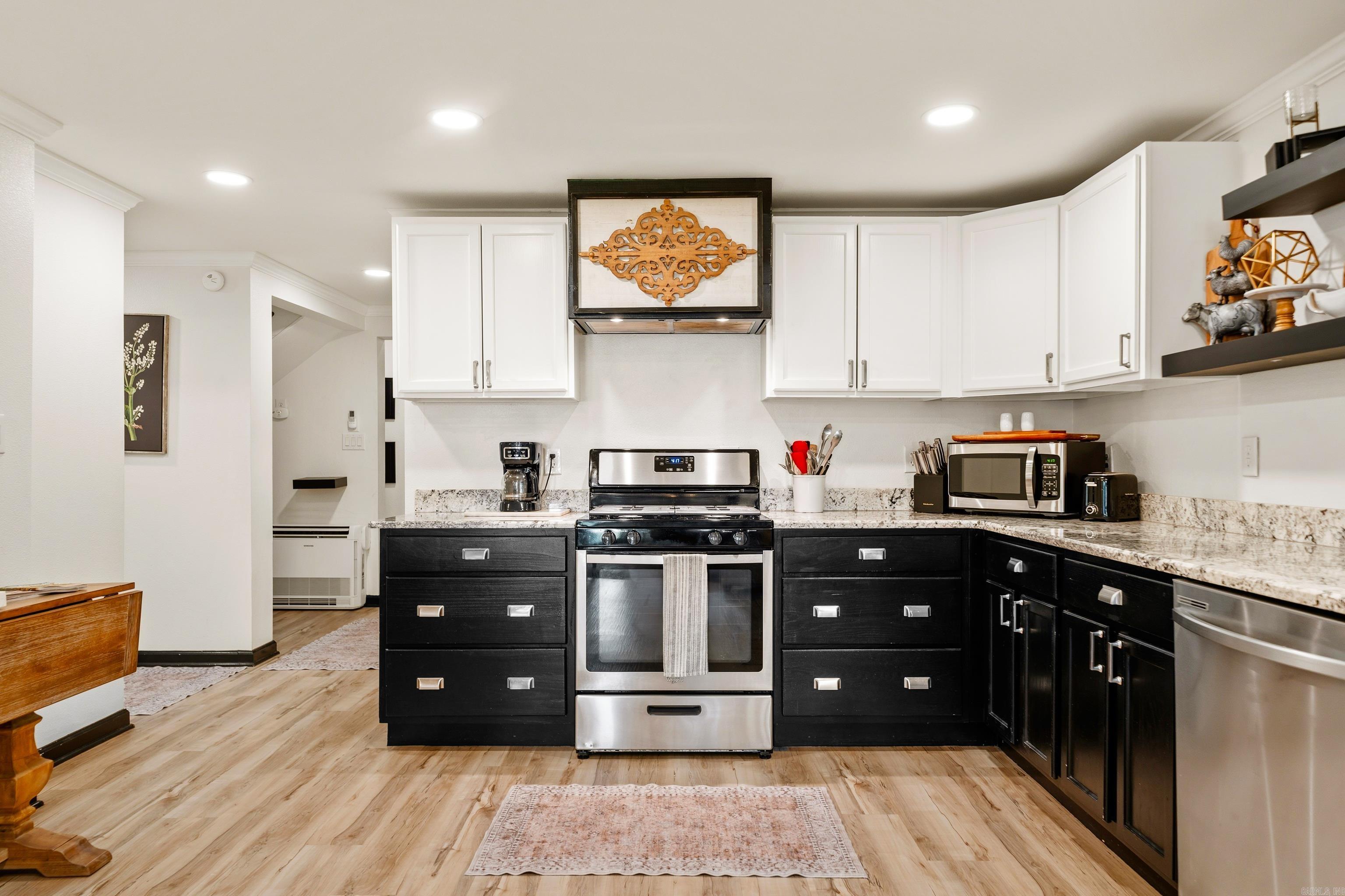 CATHERINE SHORES - Residential